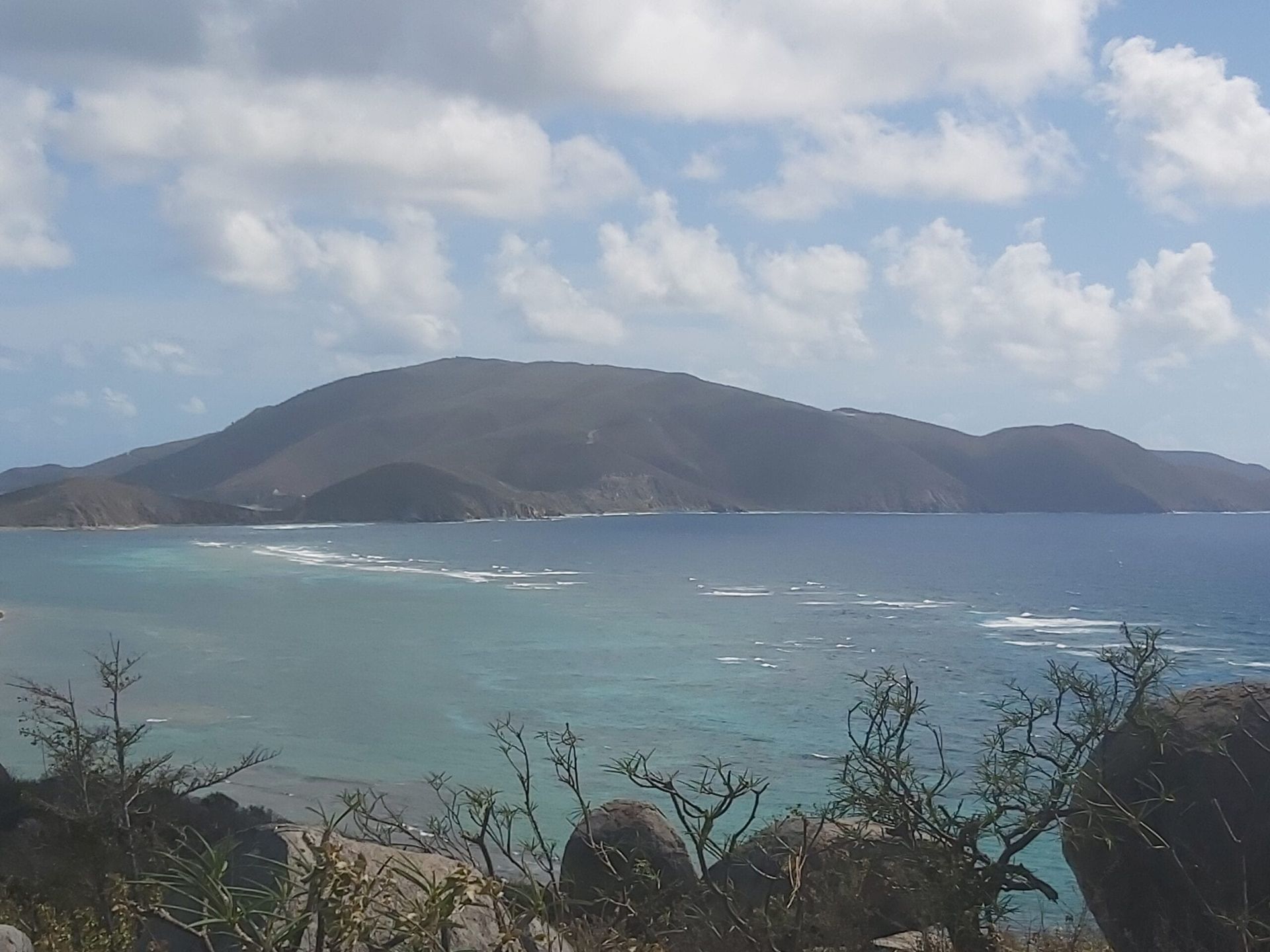 Tierra en bahía de coral, Islas Virgenes 10101713