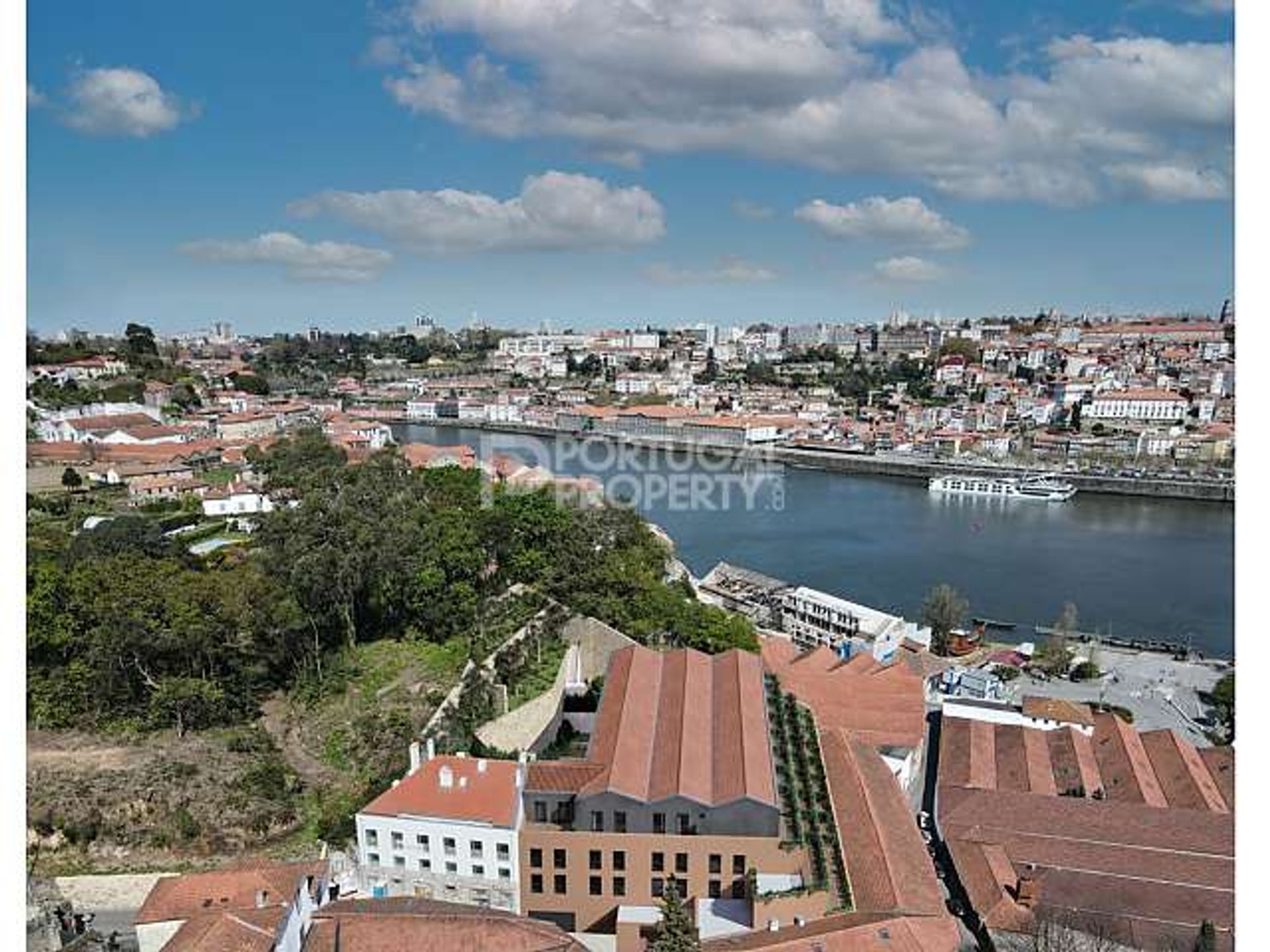 Condominium in Massarelos, Porto 10101825