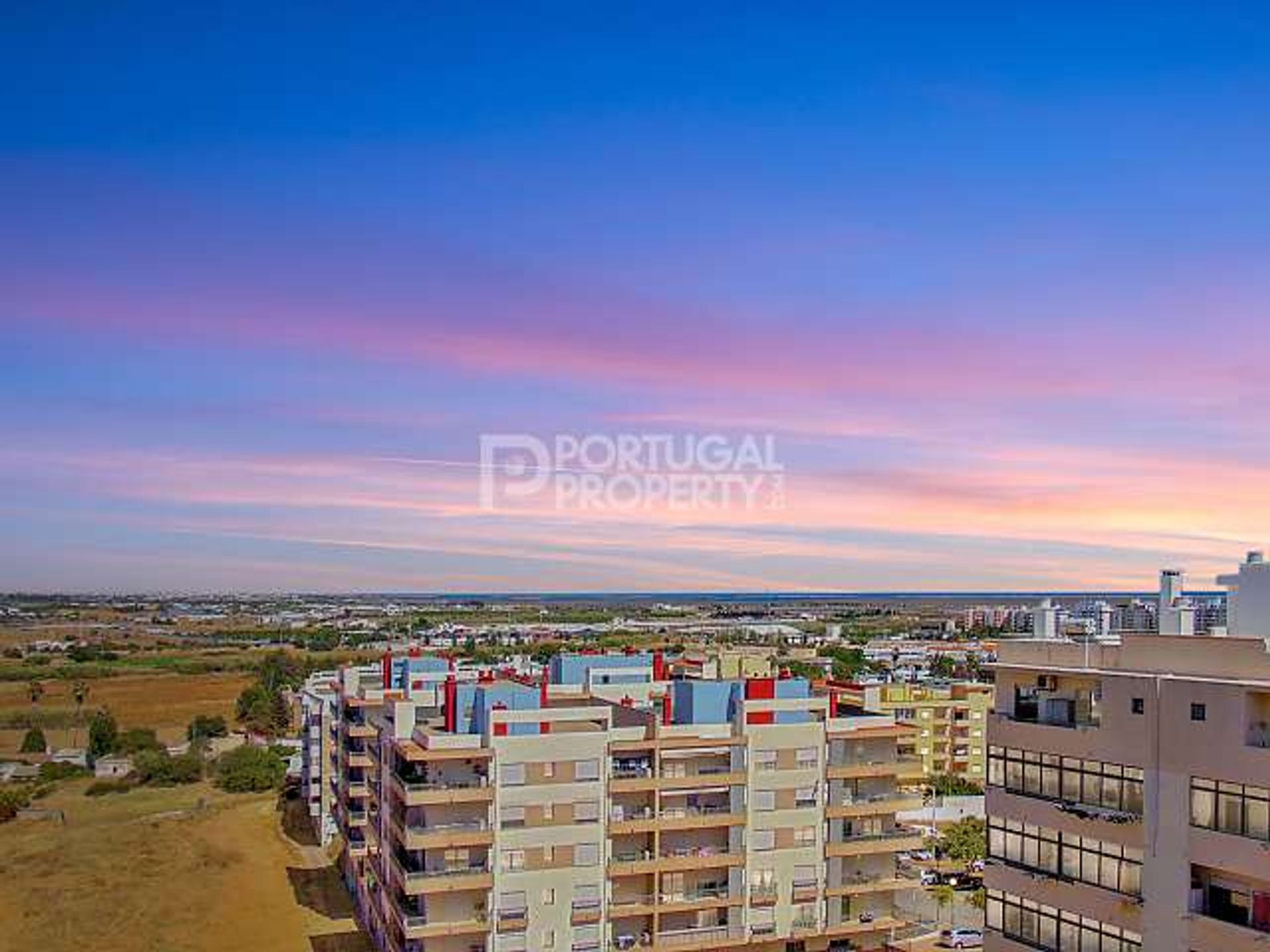 Condominium in Faro, Faro 10102402