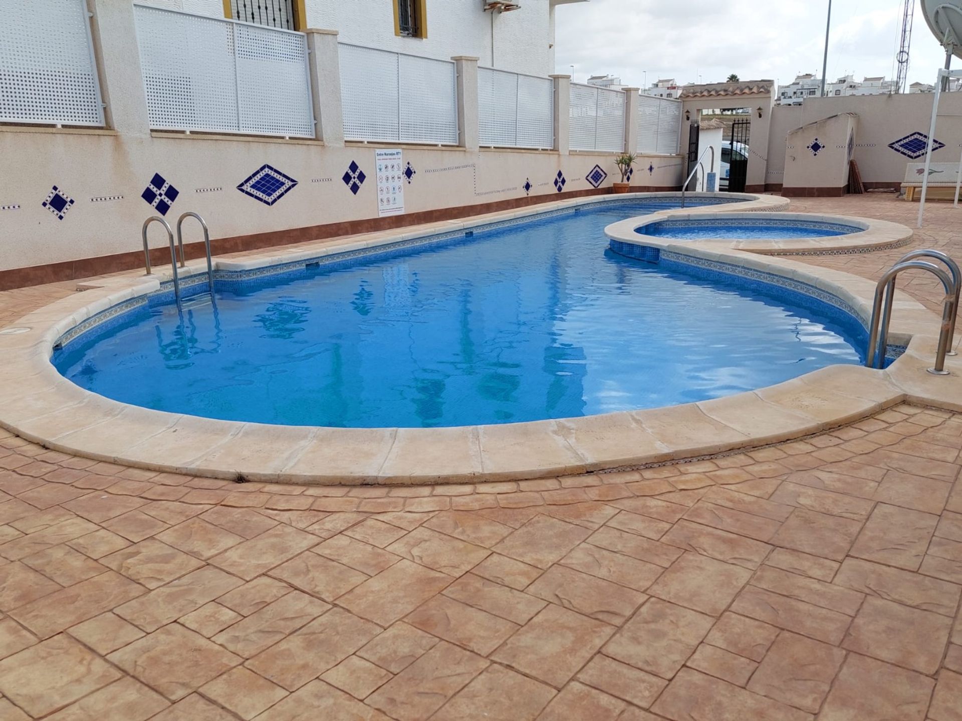 Condominio en Entre Naranjos Vistabella,  10102534