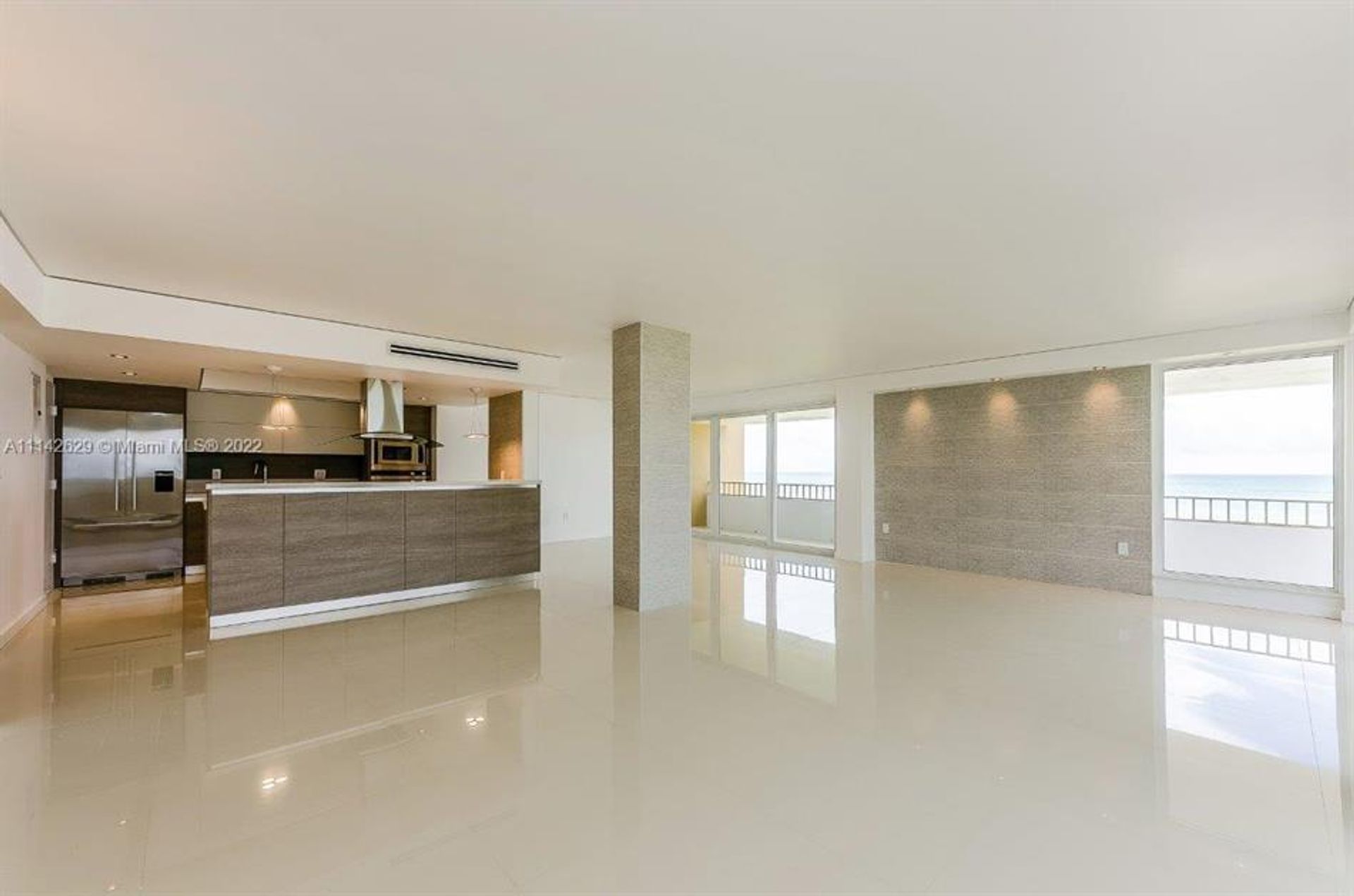 Condominium in Key Biscayne, Florida 10102645