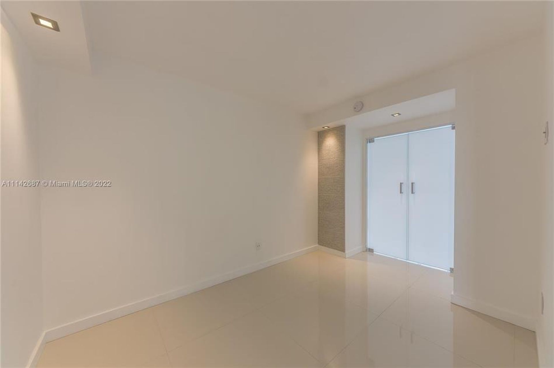 Condominium in Key Biscayne, Florida 10102648