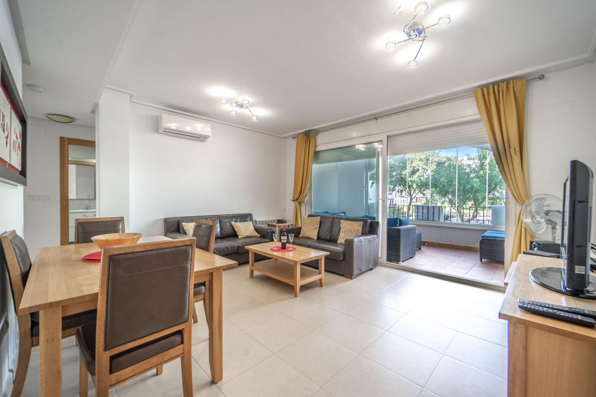 Condominium in La Torre Golf Resort, Murcia 10103043