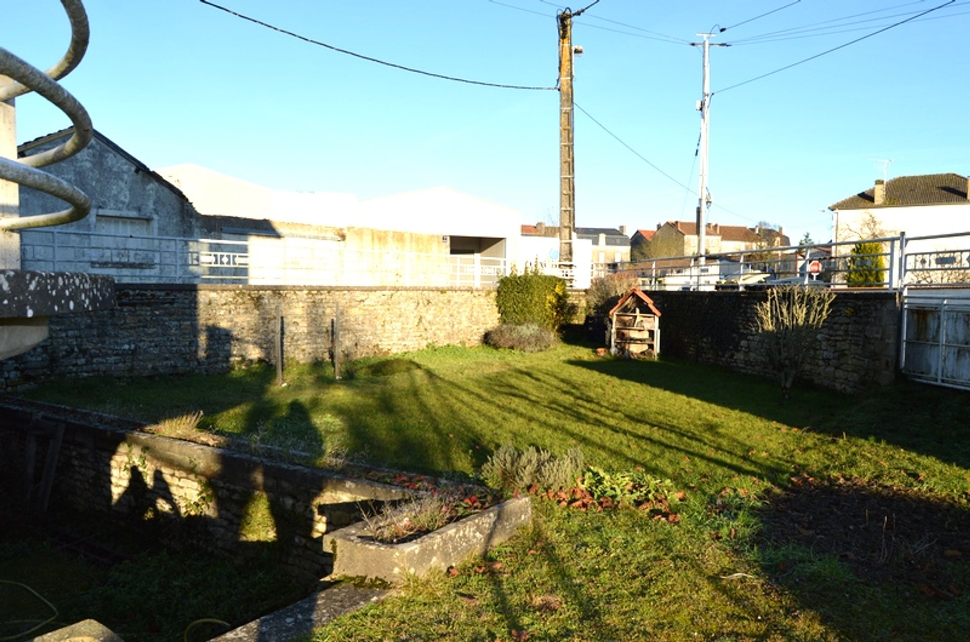 House in Ruffec, Poitou-Charentes 10103170