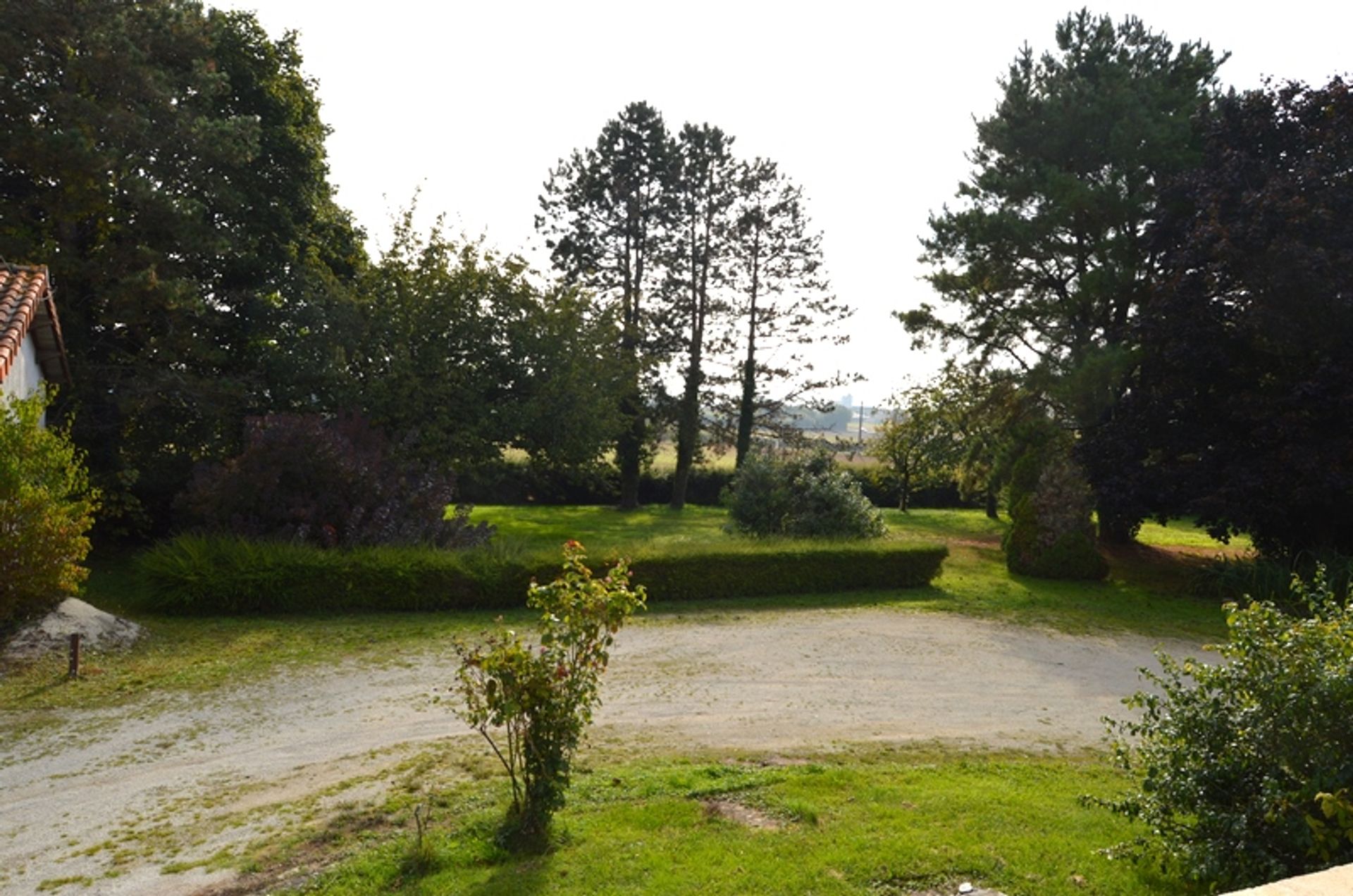 Talo sisään RUFFEC, Poitou-Charentes 10103183