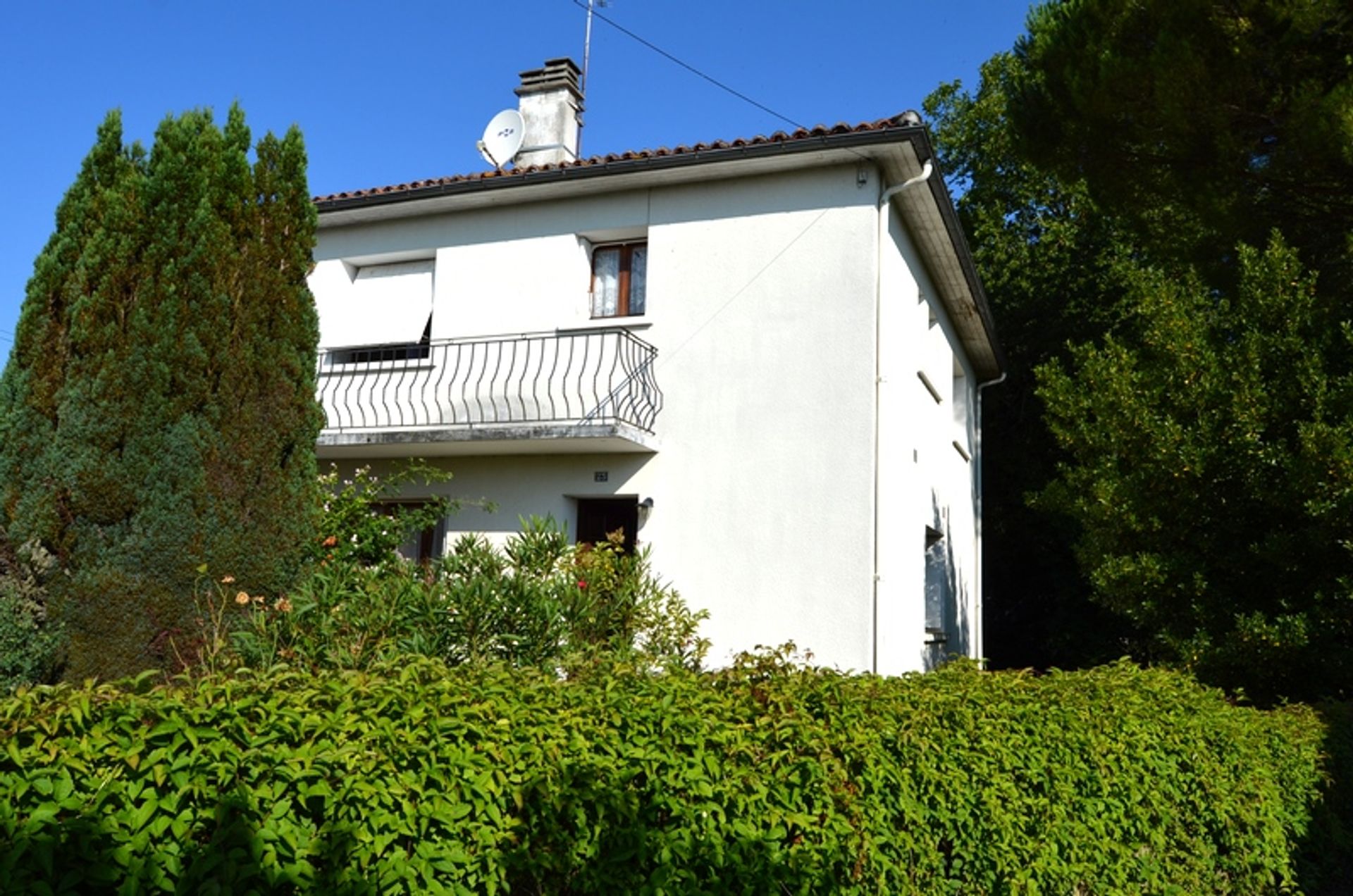 Huis in Ruffec, Poitou-Charentes 10103196