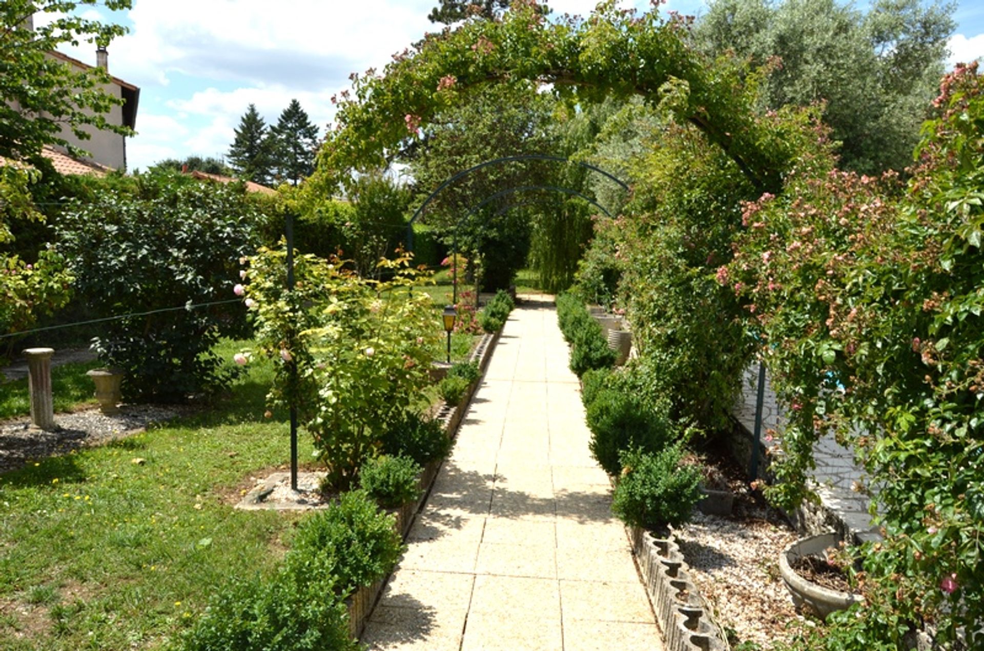 Casa nel CHEF-BOUTONNE, Poitou-Charentes 10103205