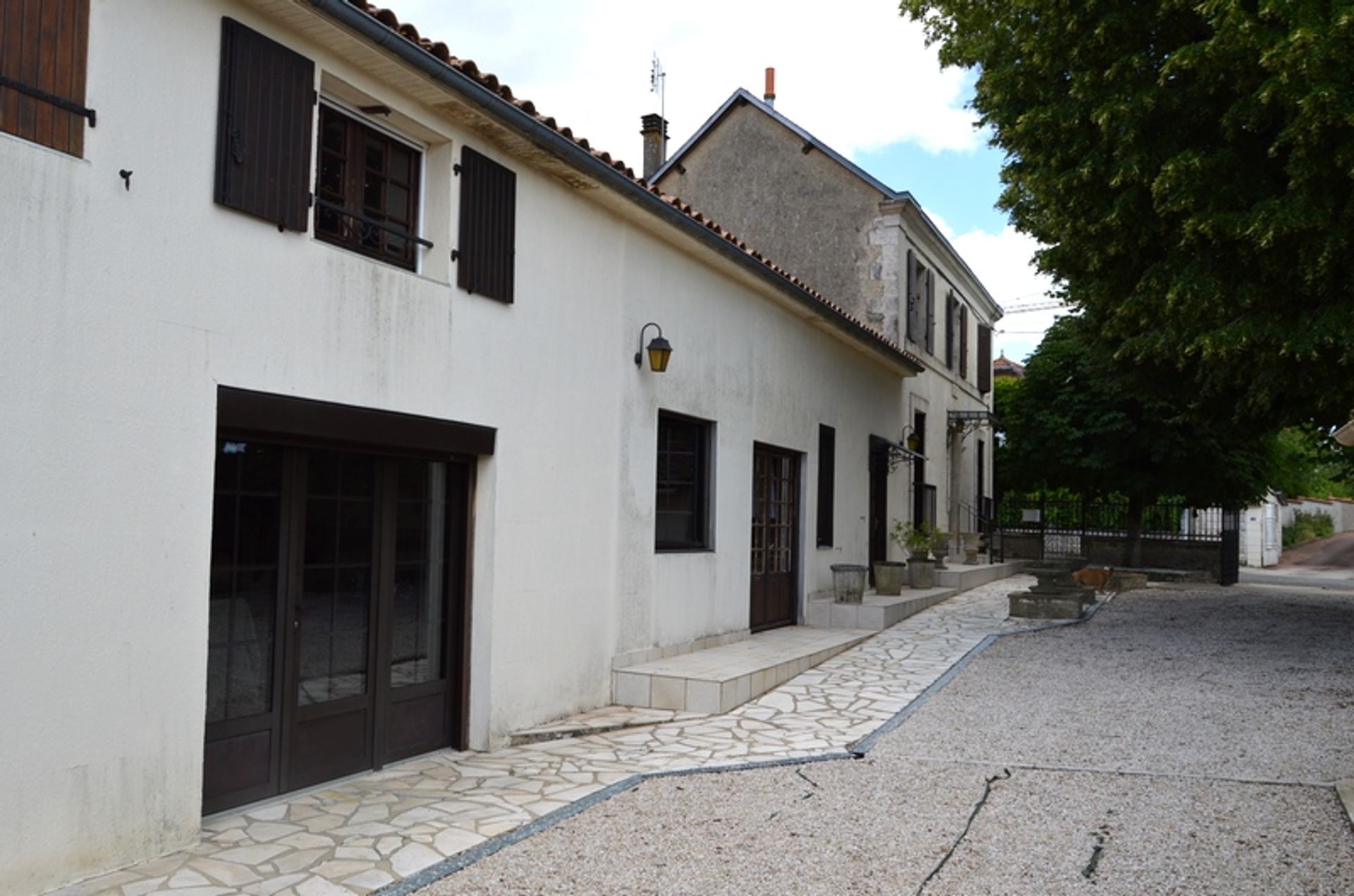 بيت في CHEF-BOUTONNE, Poitou-Charentes 10103205