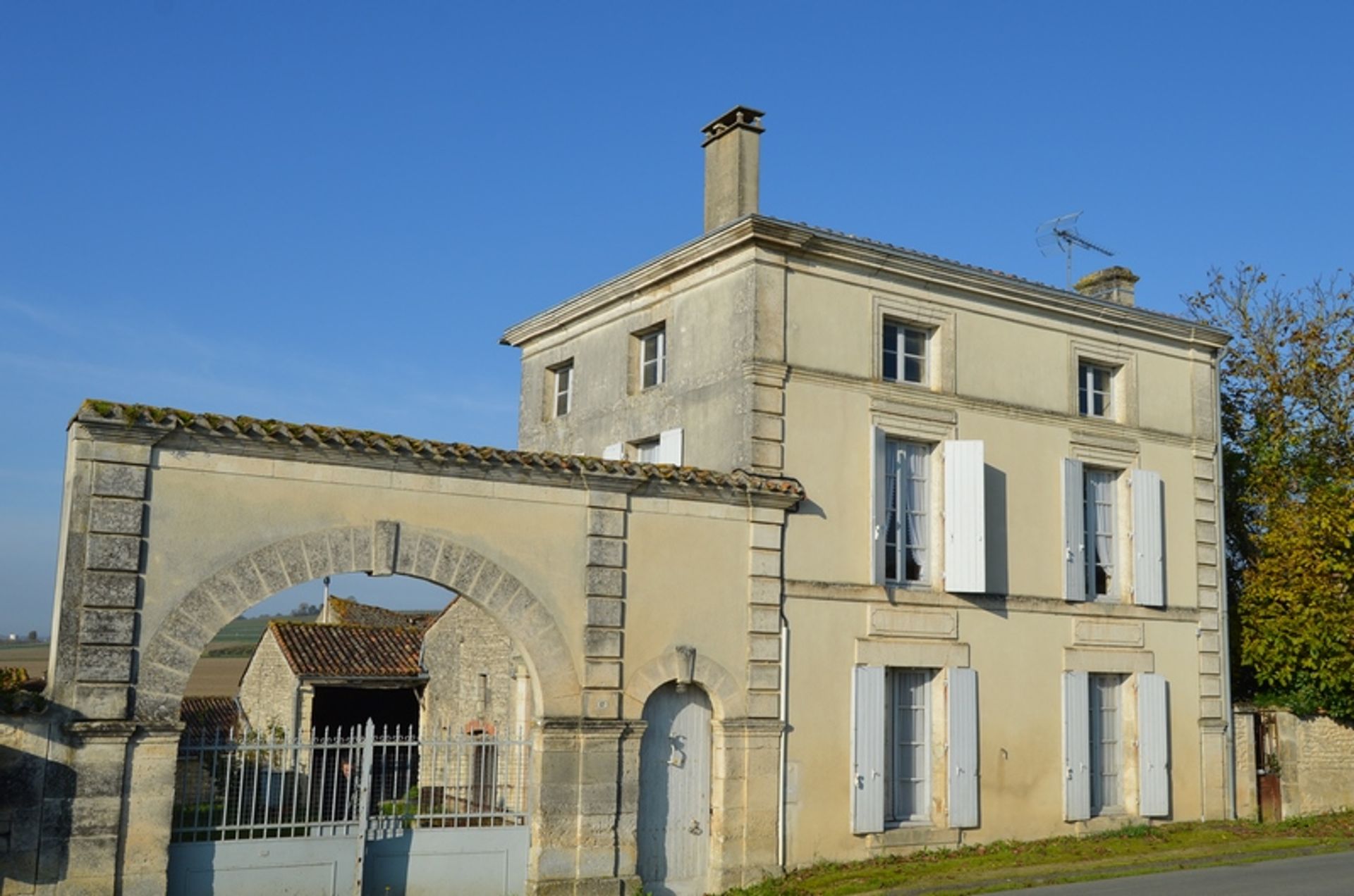 Condominium in Marcillac-Lanville, Nouvelle-Aquitaine 10103210