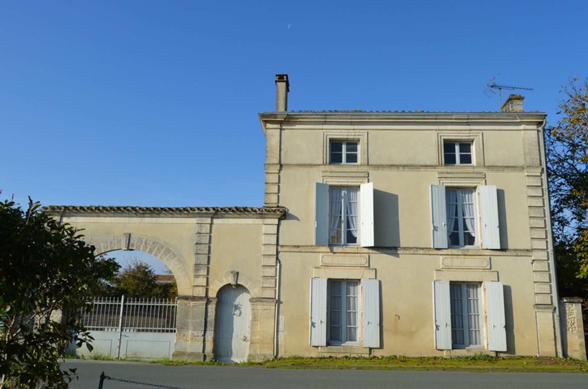 Condominio en Marcillac-Lanville, Poitou-Charentes 10103210