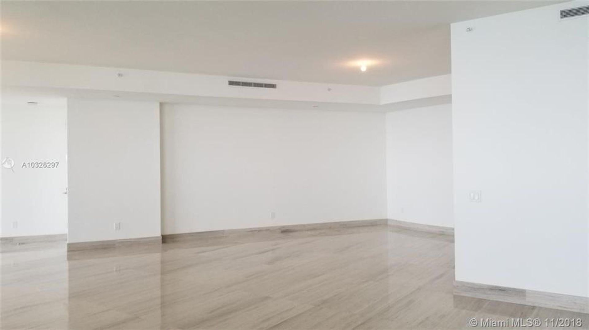 Condominium in Sunny Isles Beach, Florida 10103845