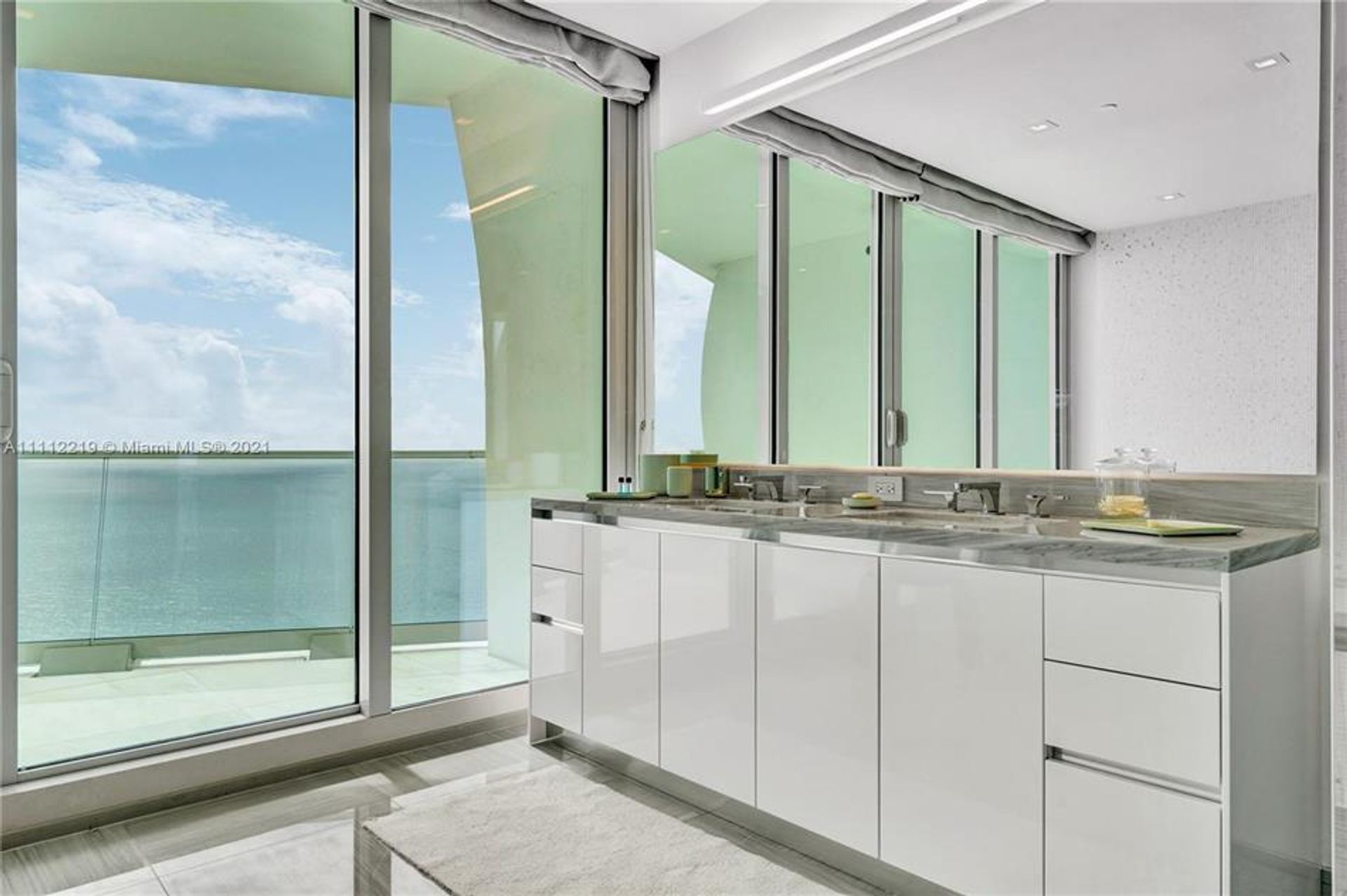 Condominium in Sunny Isles Beach, Florida 10103847