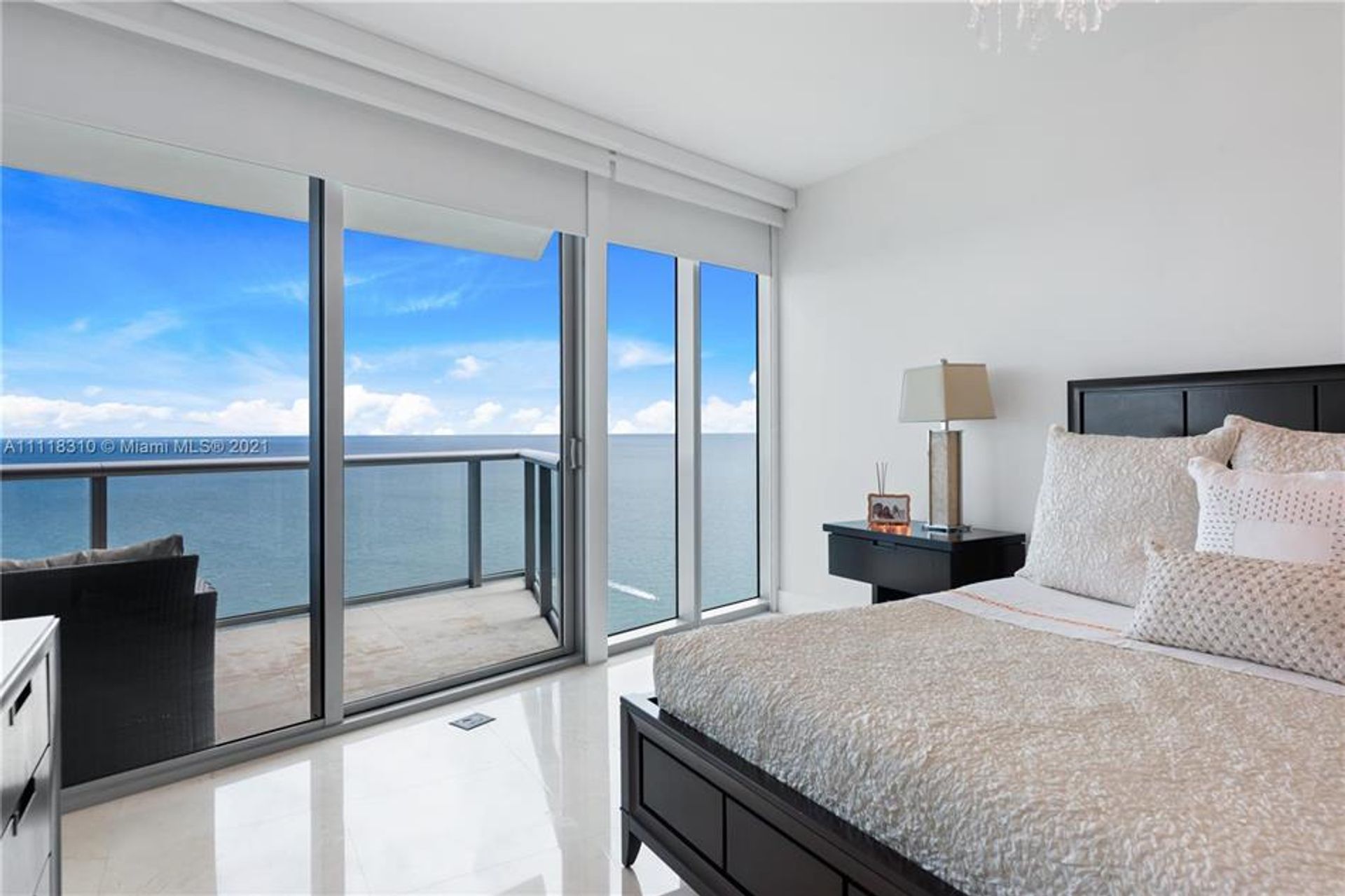 公寓 在 Sunny Isles Beach, Florida 10103857