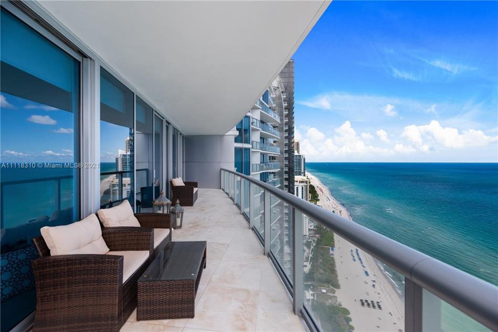 Condominio en Playa de las Islas Soleadas, Florida 10103857