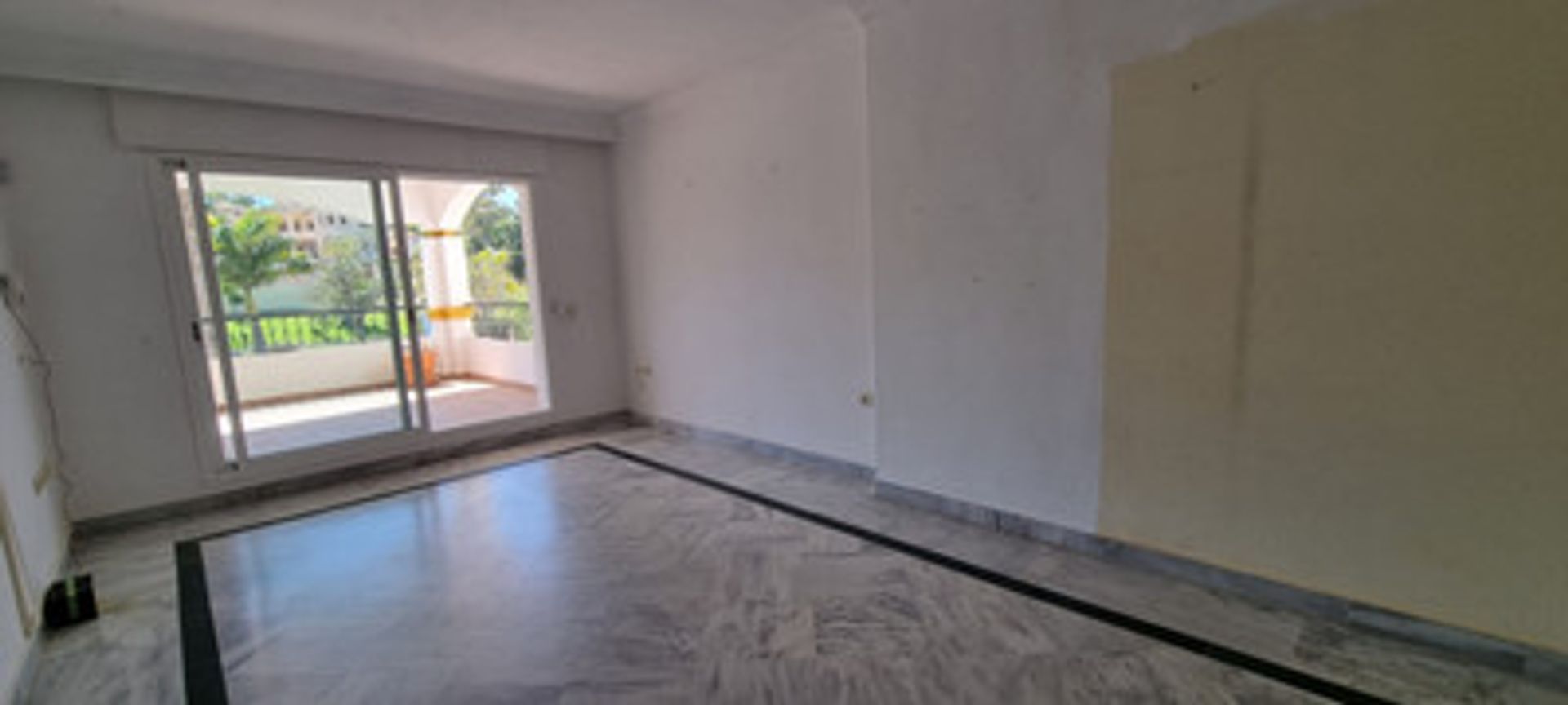 Condominium in El Angel, Andalusia 10104423