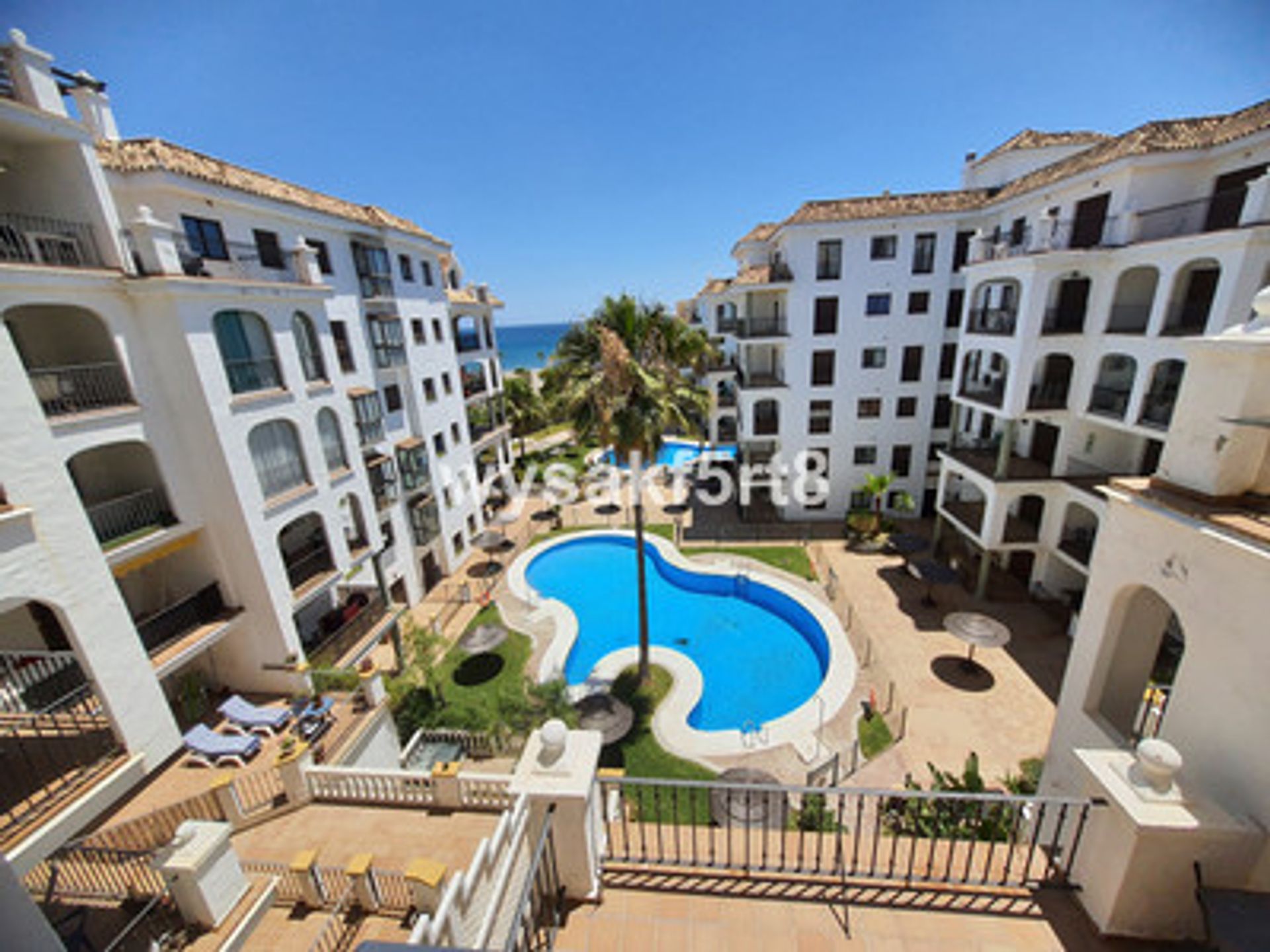 Condominio nel La Duquesa, Andalucia 10104480