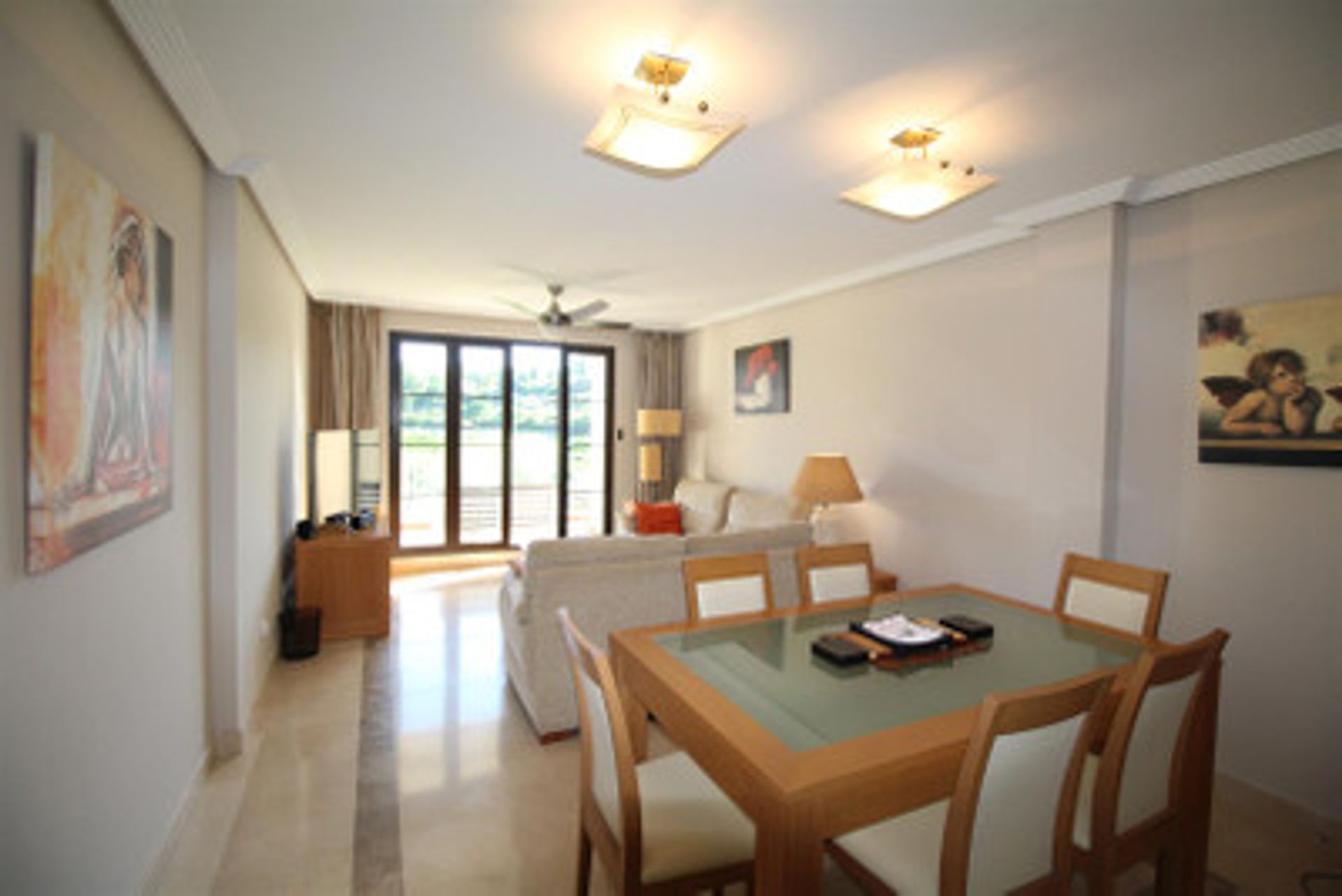 Condominium in Benahavis, Andalusia 10104542