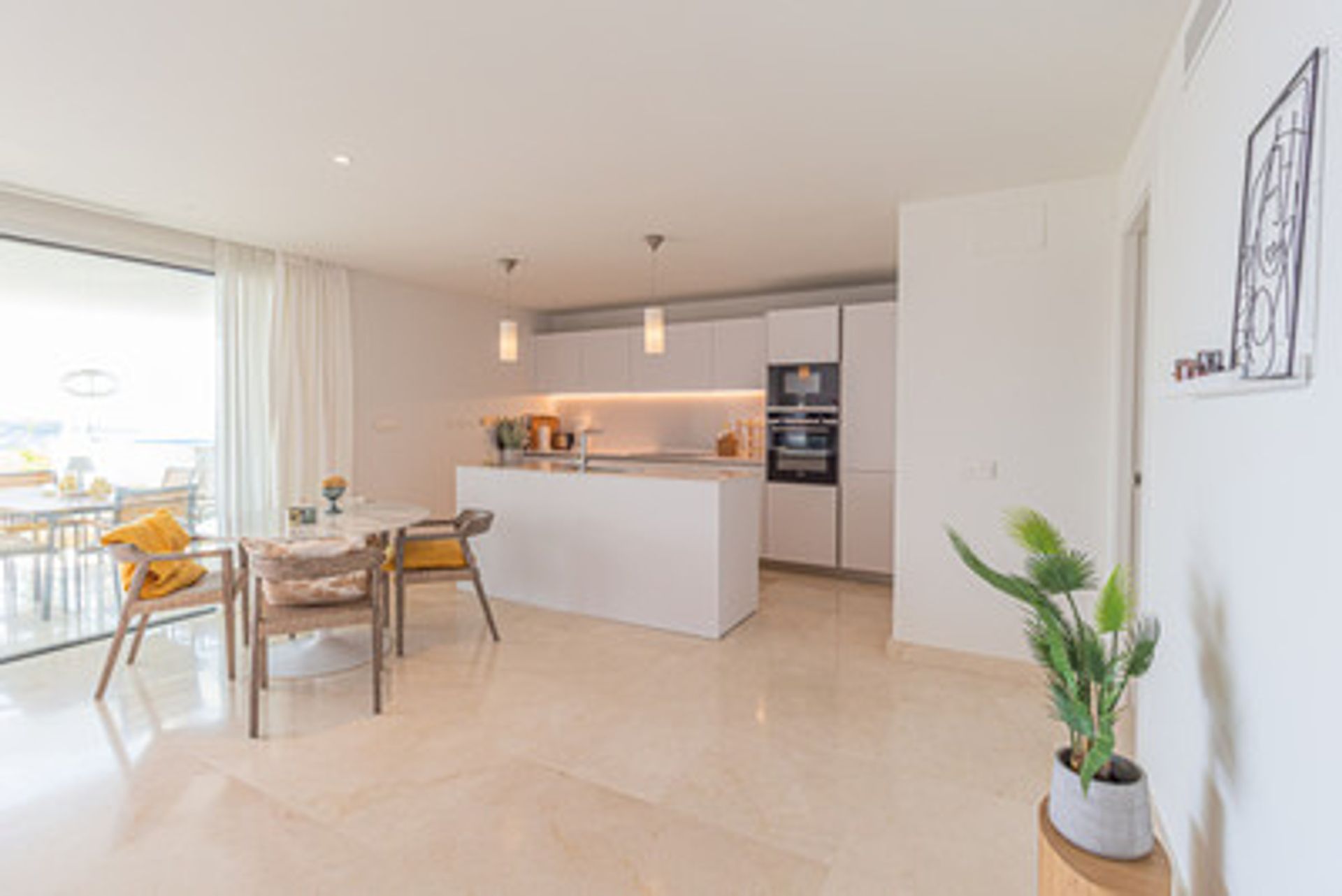 Condominium in Nueva Andalucia, Andalucia 10104712