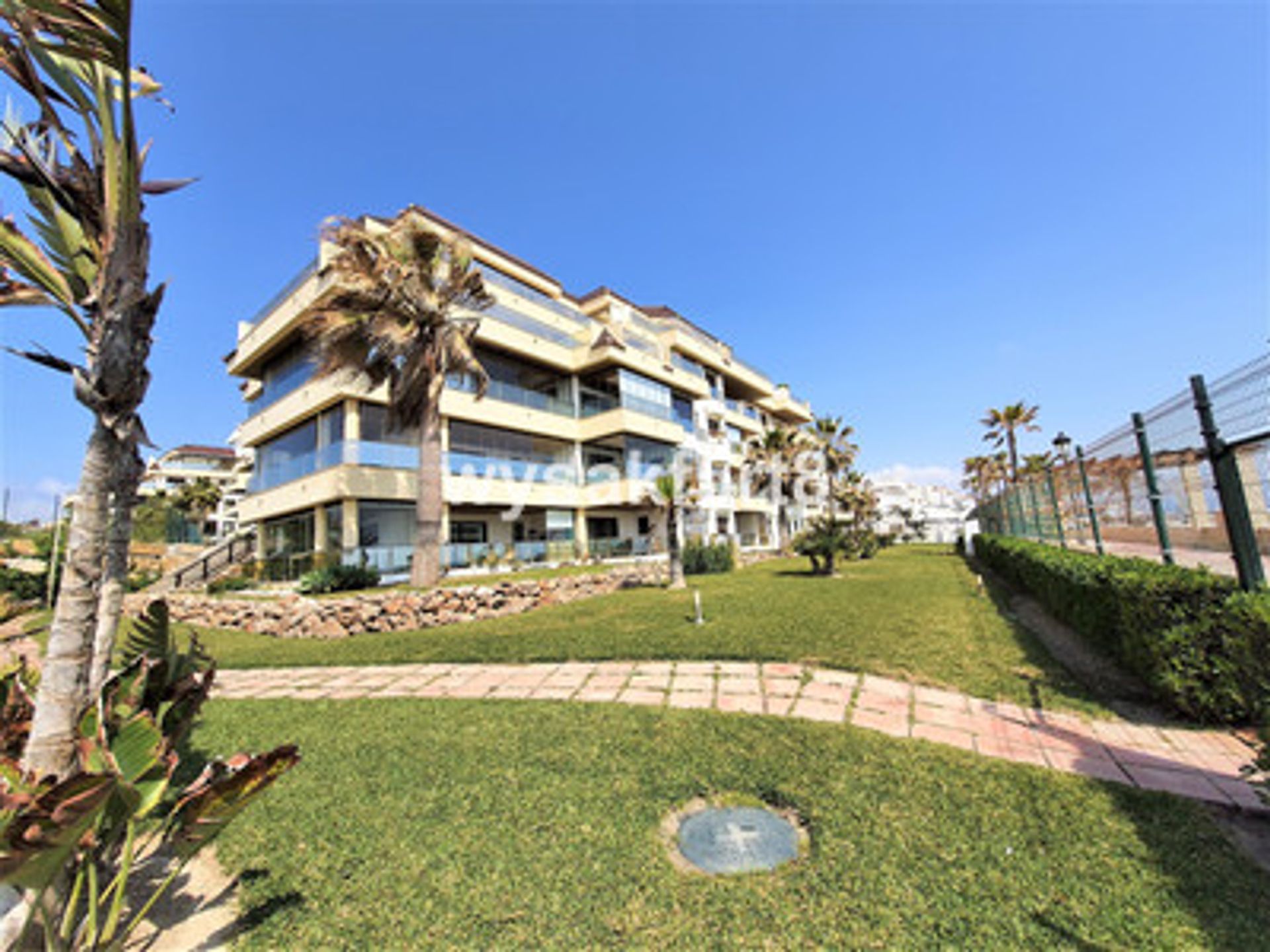 Condominium dans La Duquesa, Andalucia 10105118