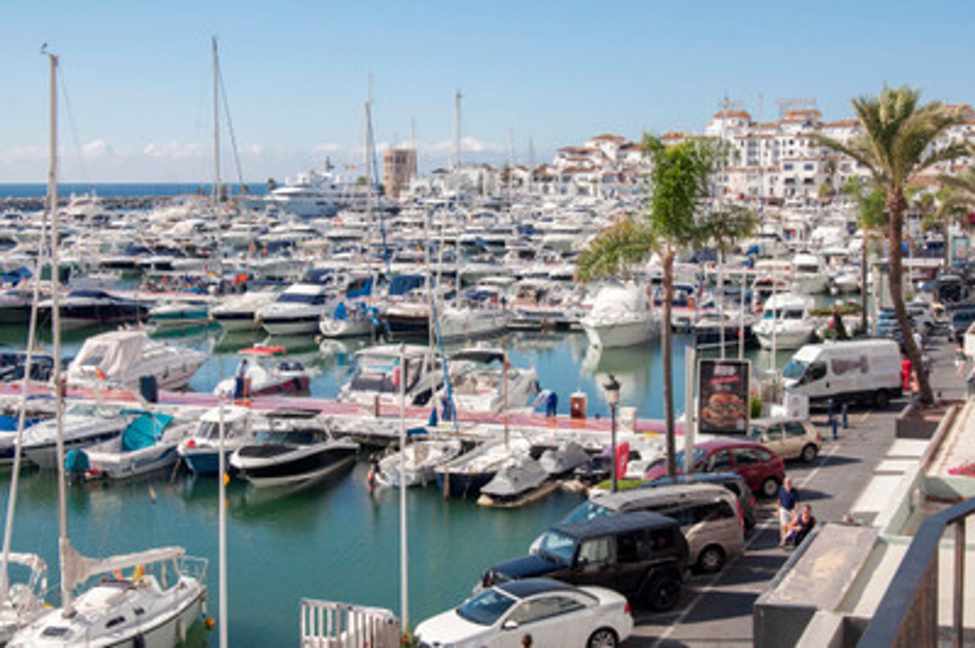 公寓 在 Puerto Banus, Andalucia 10105195