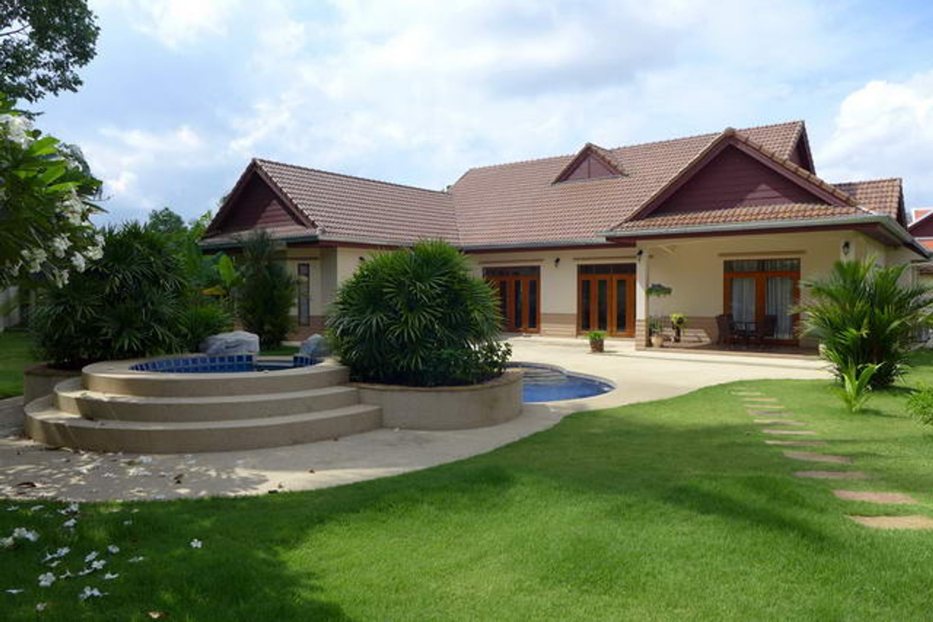 Haus im Ban Nong Huaraet, Chon Buri 10105260