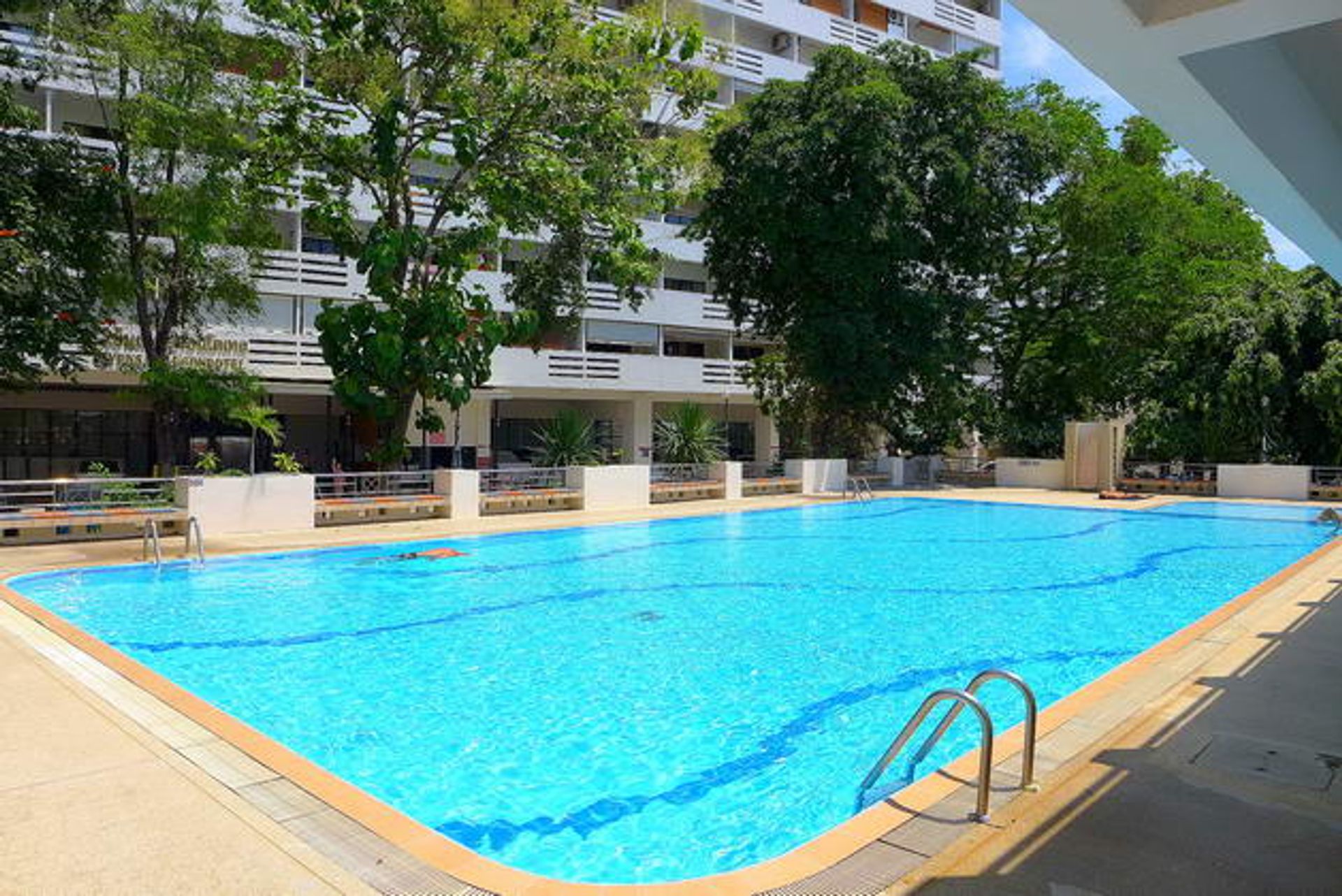 Condominium in Ban Phatthaya Tai, Chonburi 10105266