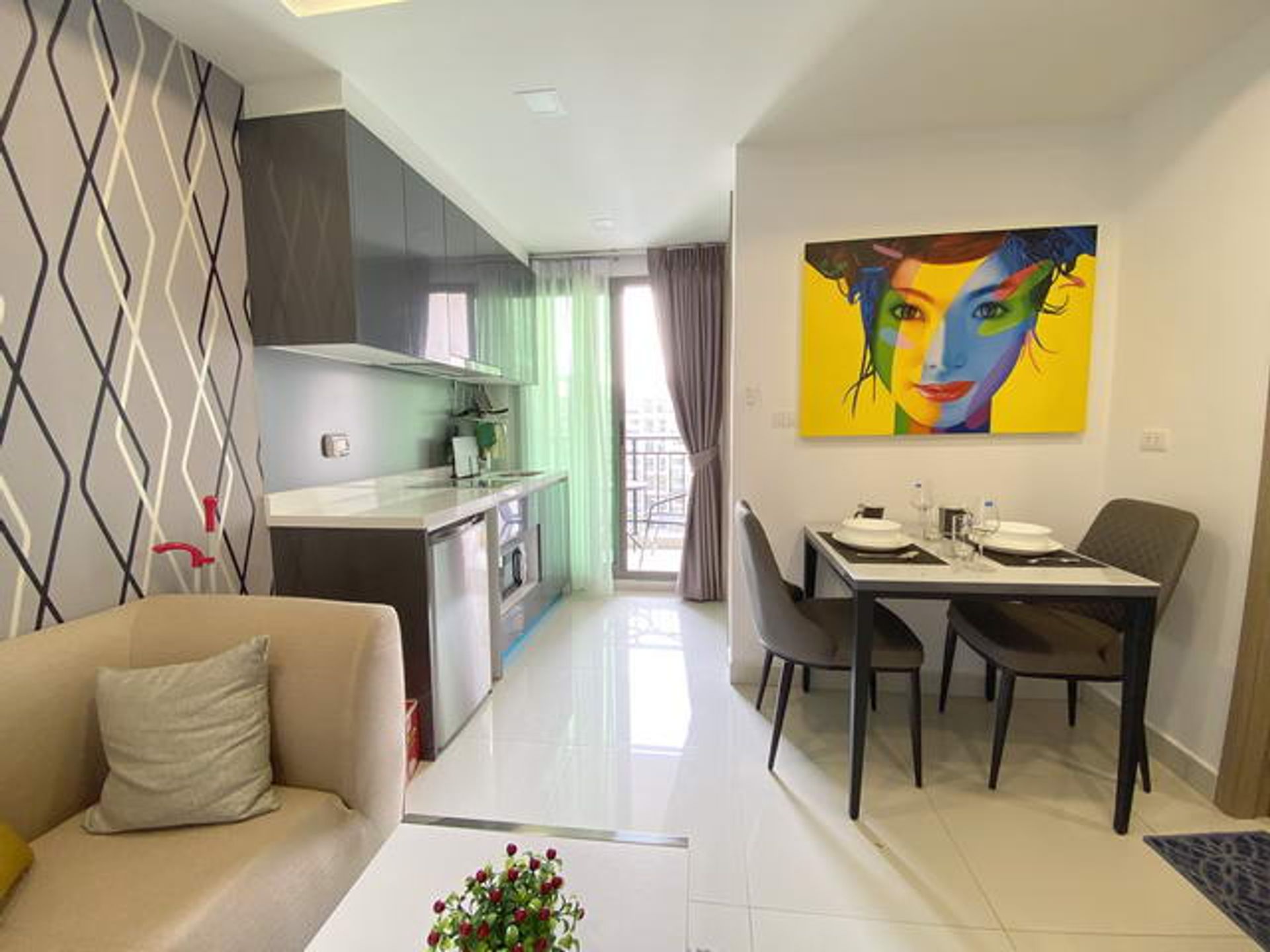 Condominio nel Divieto Phatthaya Tai, Chon Buri 10105267