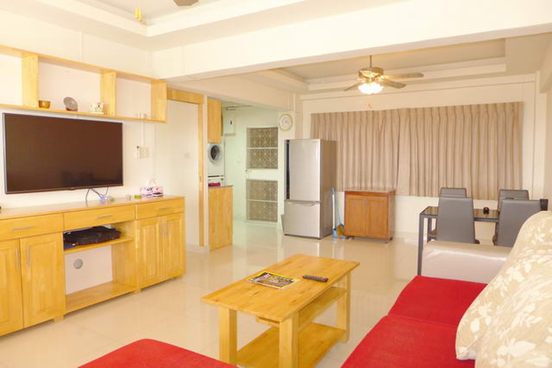 Condominium in Ban Phatthaya Tai, Chonburi 10105270