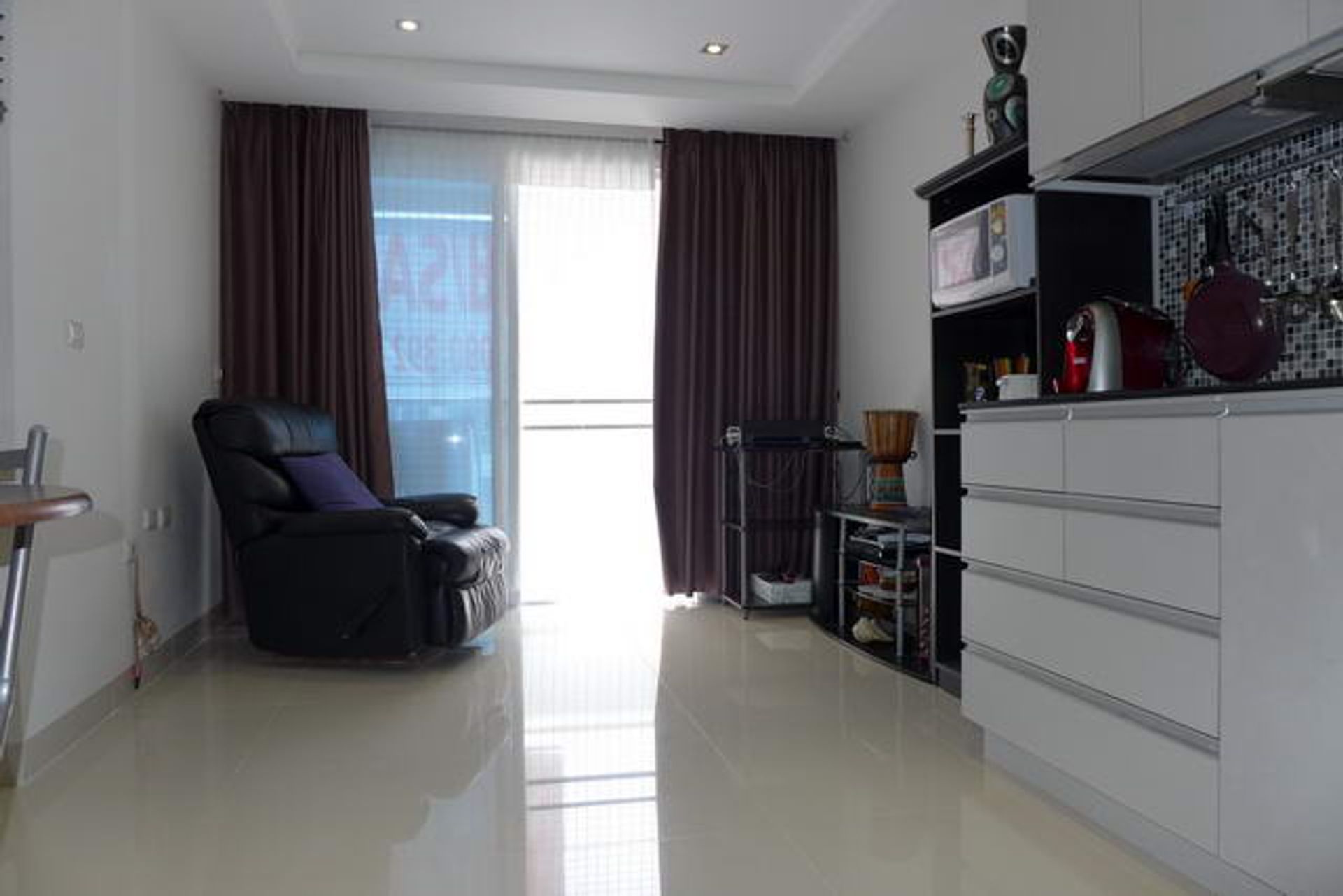 Condominium dans Ban Phatthaya Tai, Chonburi 10105271