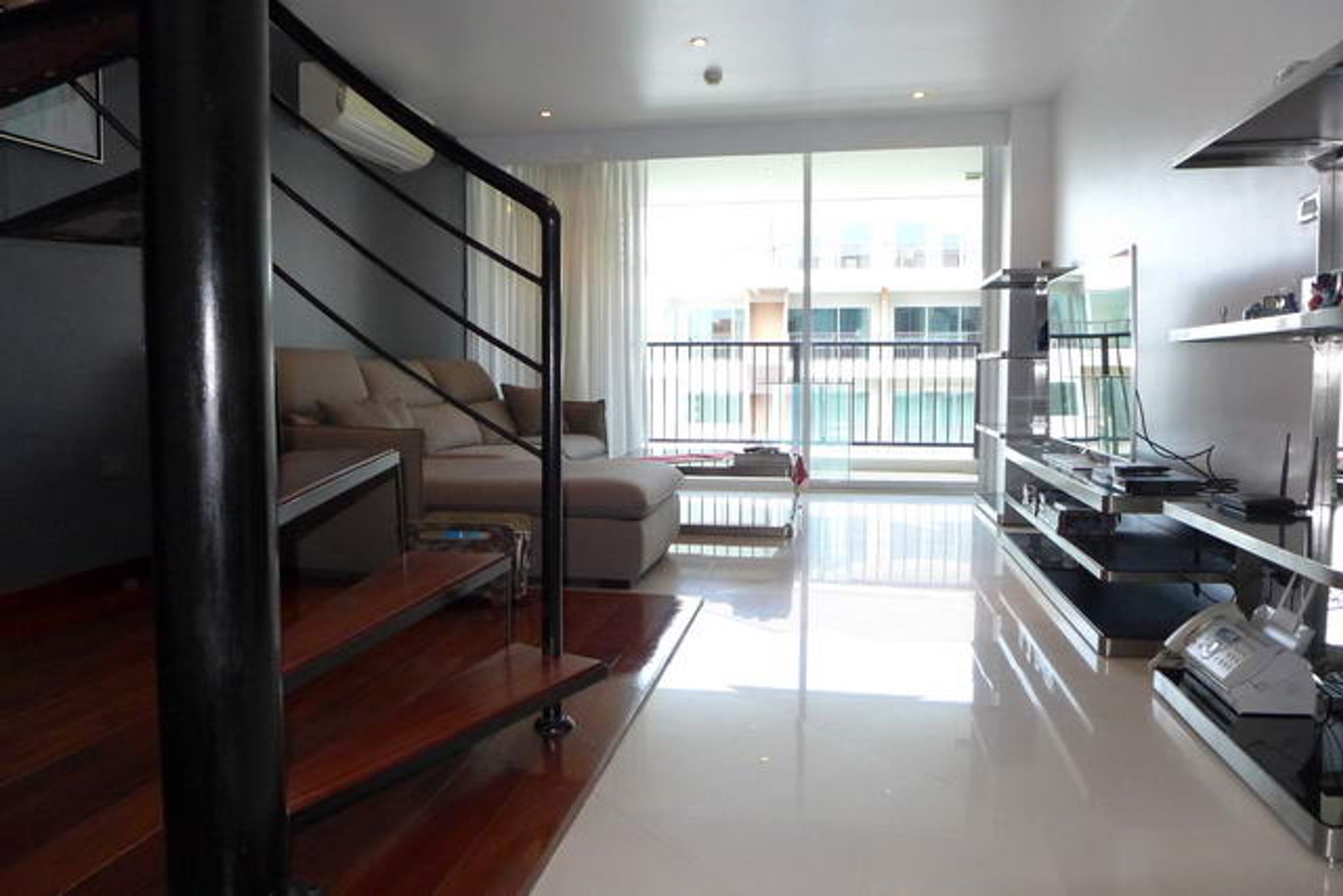 Condominium in Ban Phatthaya Tai, Chon Buri 10105288