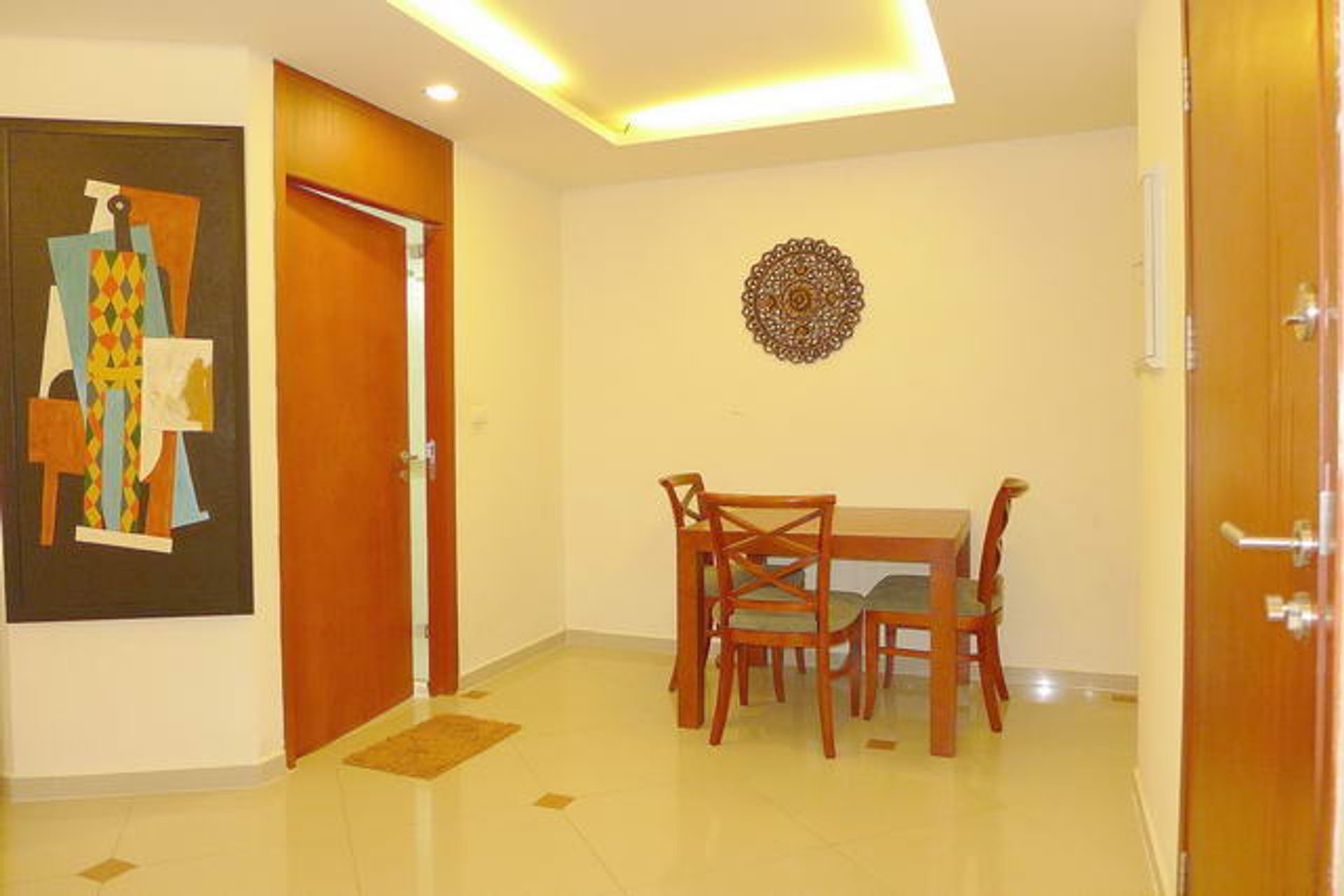 Condominio nel Divieto Phatthaya Tai, Chon Buri 10105289