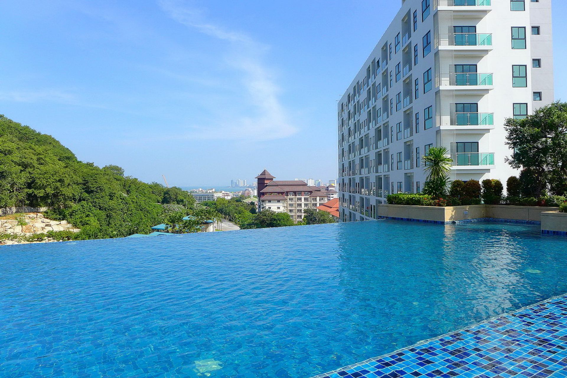 Condominium in Ban Phatthaya Tai, Chonburi 10105304