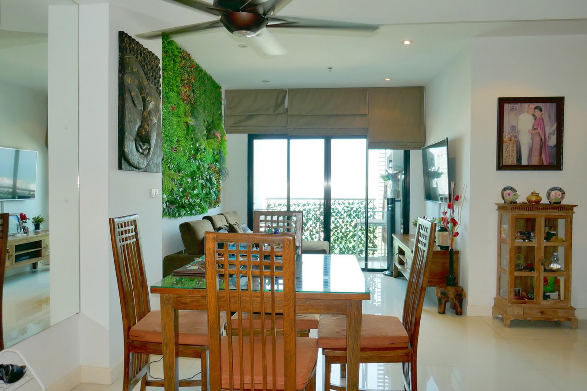 Condominium in Ban Phatthaya Tai, Chonburi 10105304