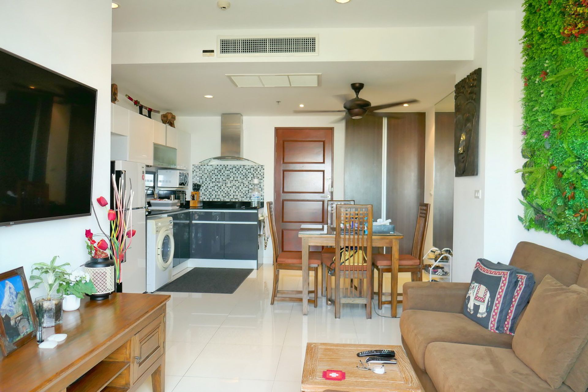 Condominium in Ban Phatthaya Tai, Chonburi 10105304