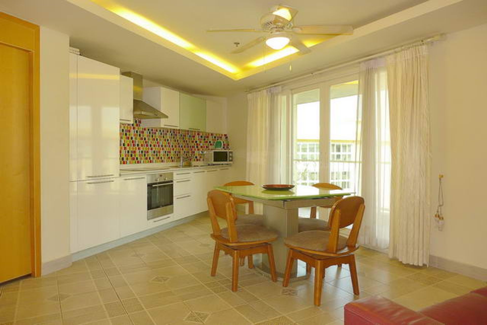 Condominium in Ban Phatthaya Tai, Chonburi 10105313