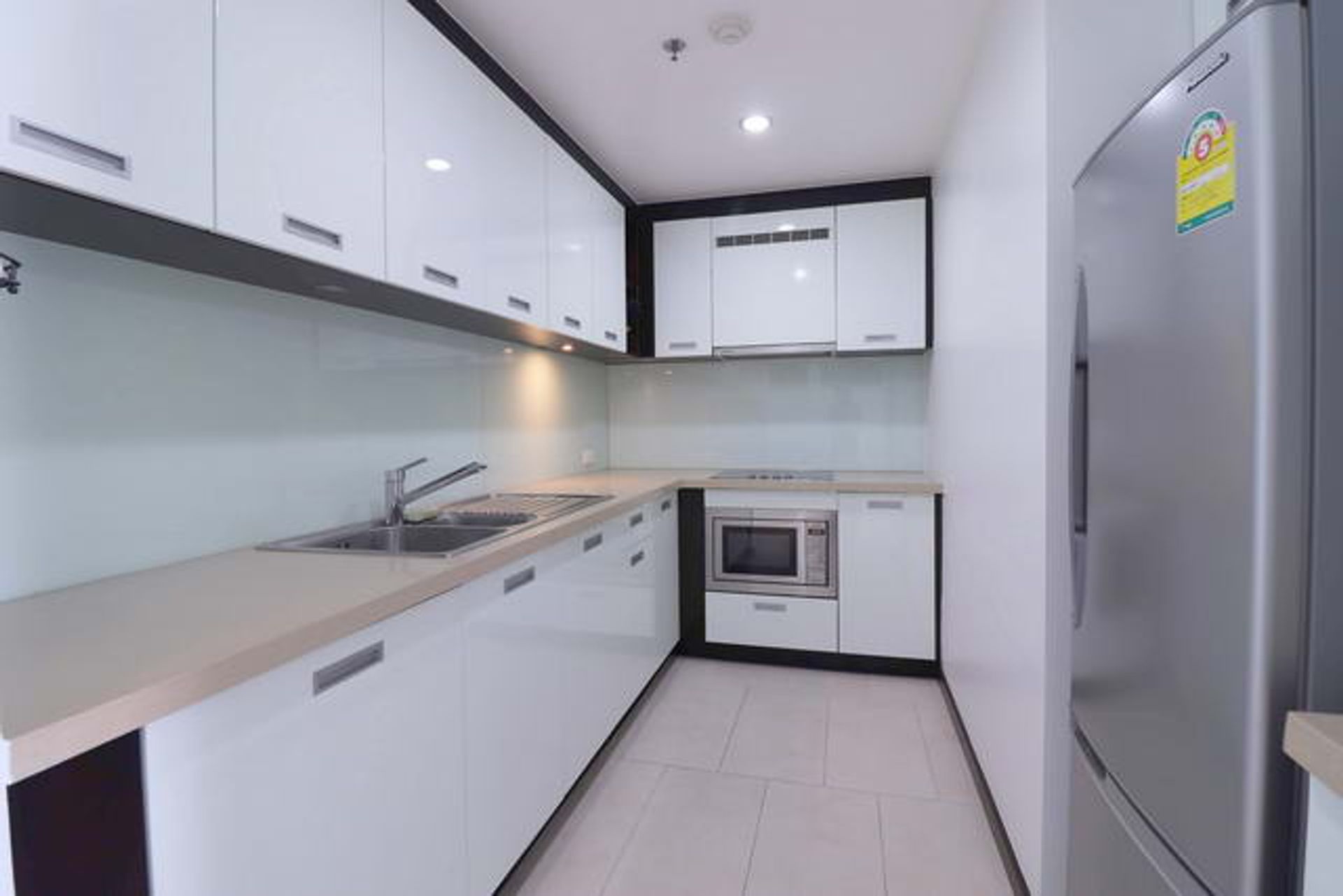 Condominium in Ban Phatthaya Tai, Chonburi 10105324