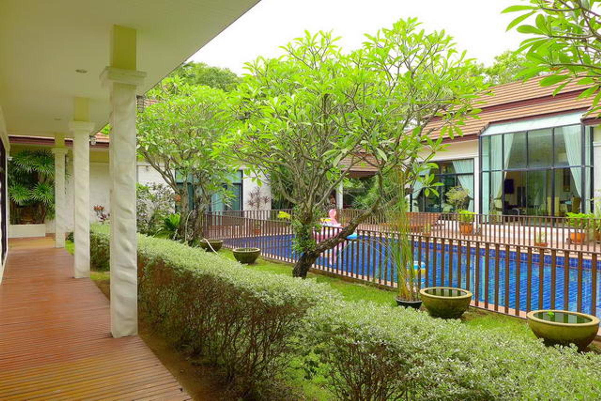 Casa nel Ban Laem Mai Ruak, Chon Buri 10105332