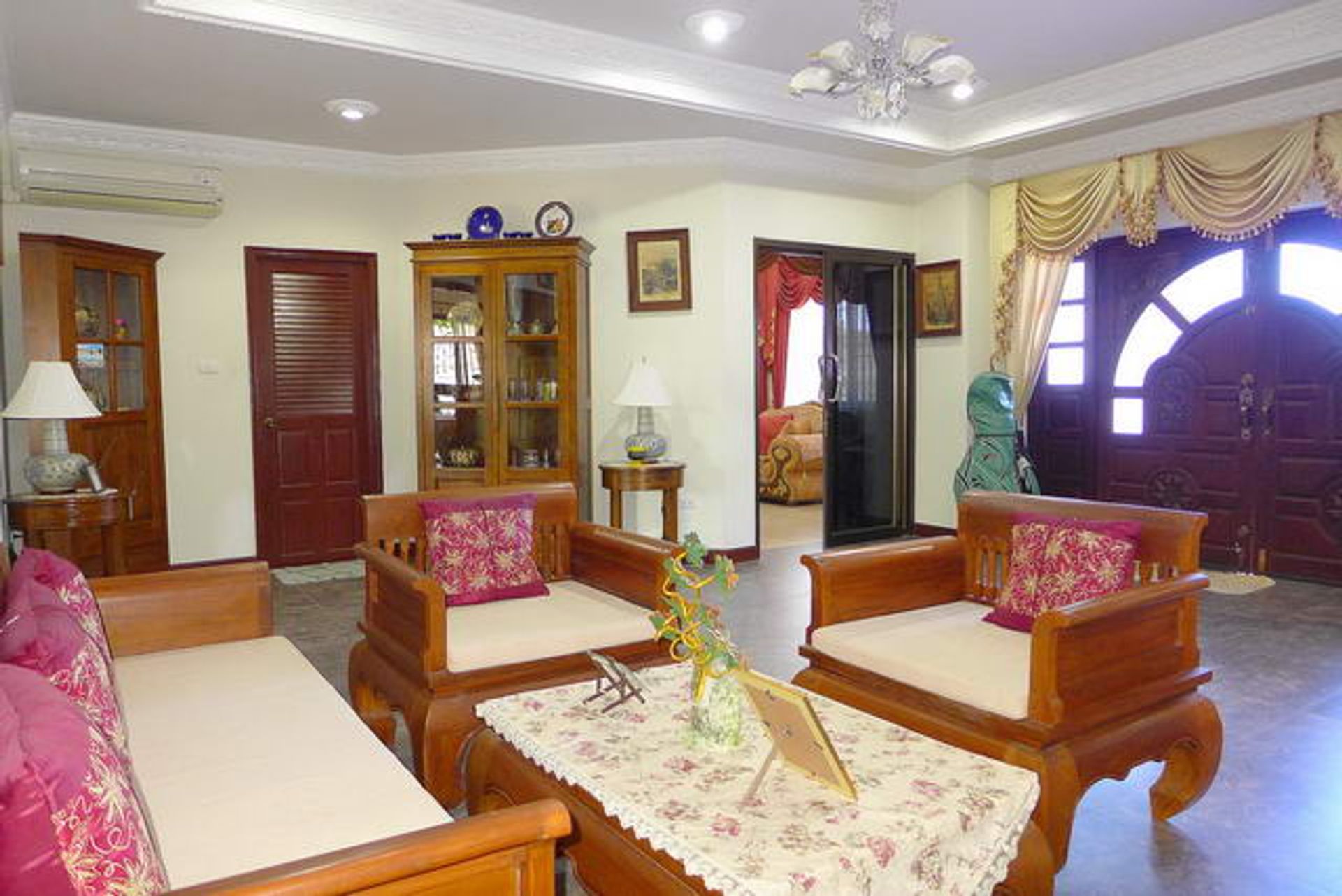 Casa nel Ban Laem Mai Ruak, Chon Buri 10105336