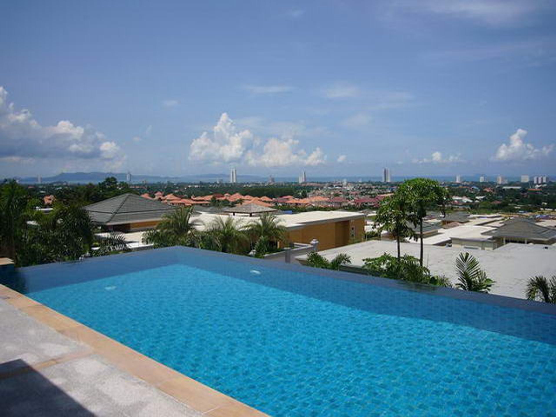 Casa nel Ban Laem Mai Ruak, Chon Buri 10105368