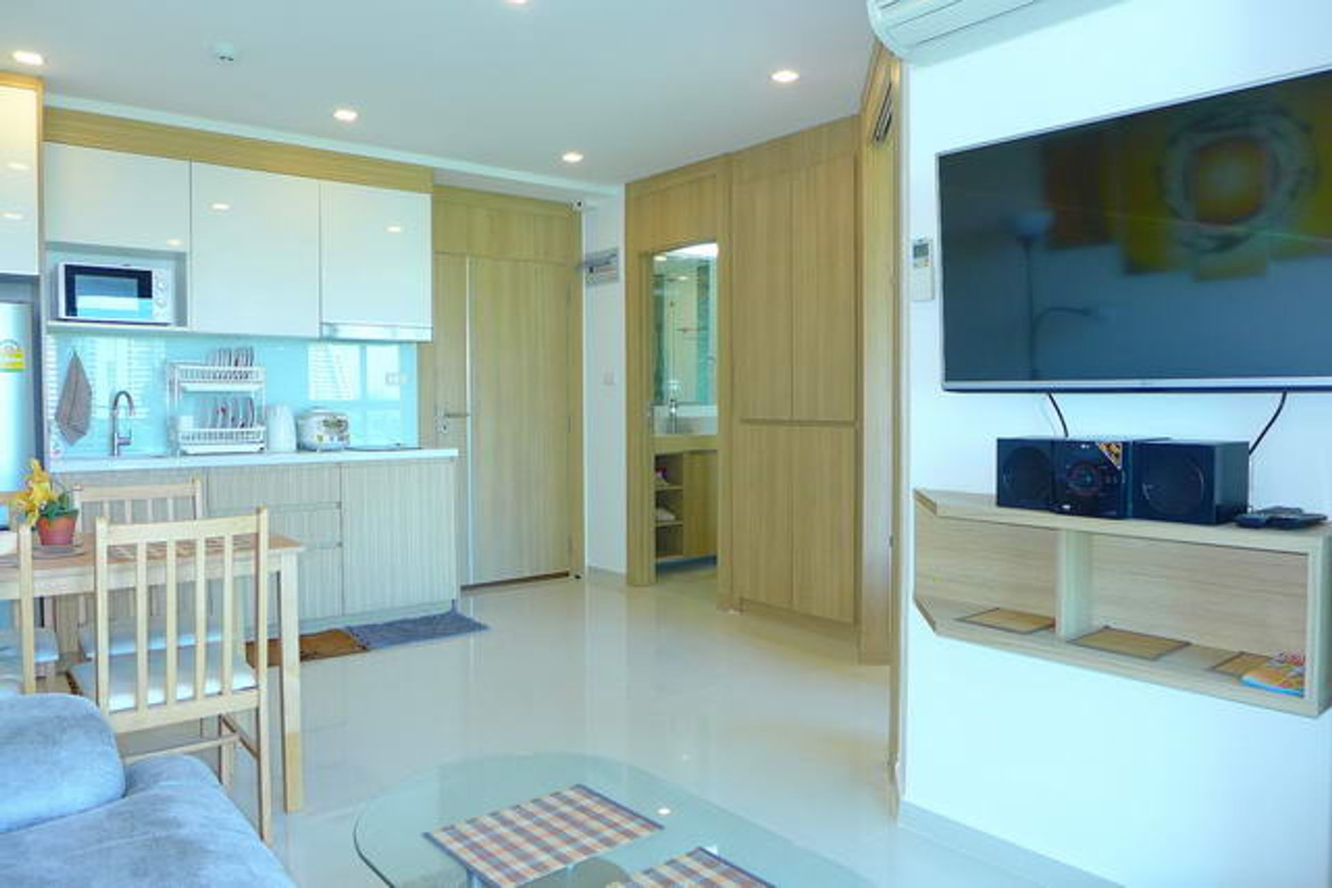 Condominium in Ban Phatthaya Nuea, Chon Buri 10105375