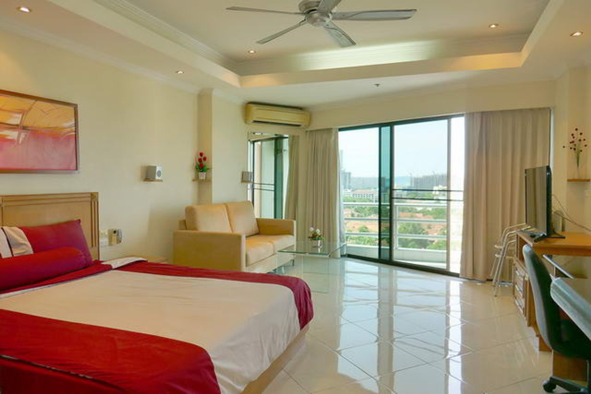 Condominium in Ban Laem Mai Ruak, Chon Buri 10105451