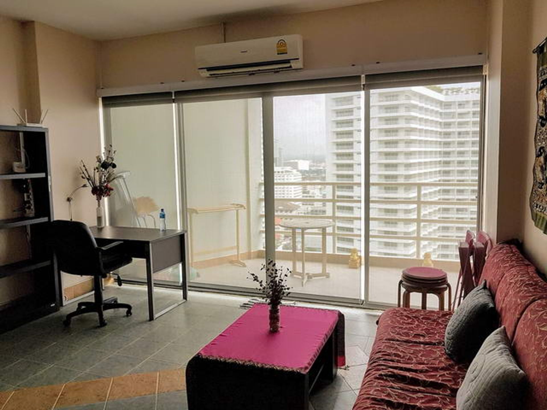 Condominium in Jomtien, Chonburi 10105464