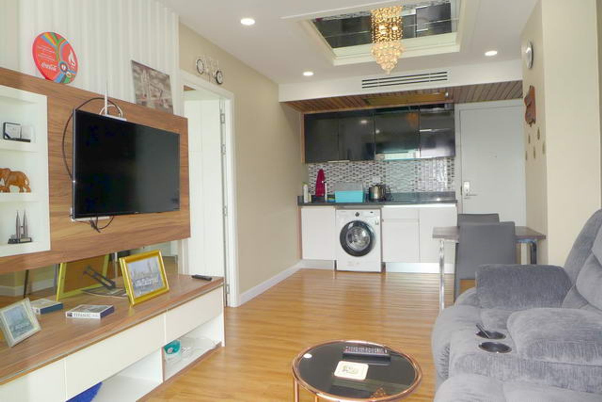 Condominium in Ban Laem Mai Ruak, Chon Buri 10105471