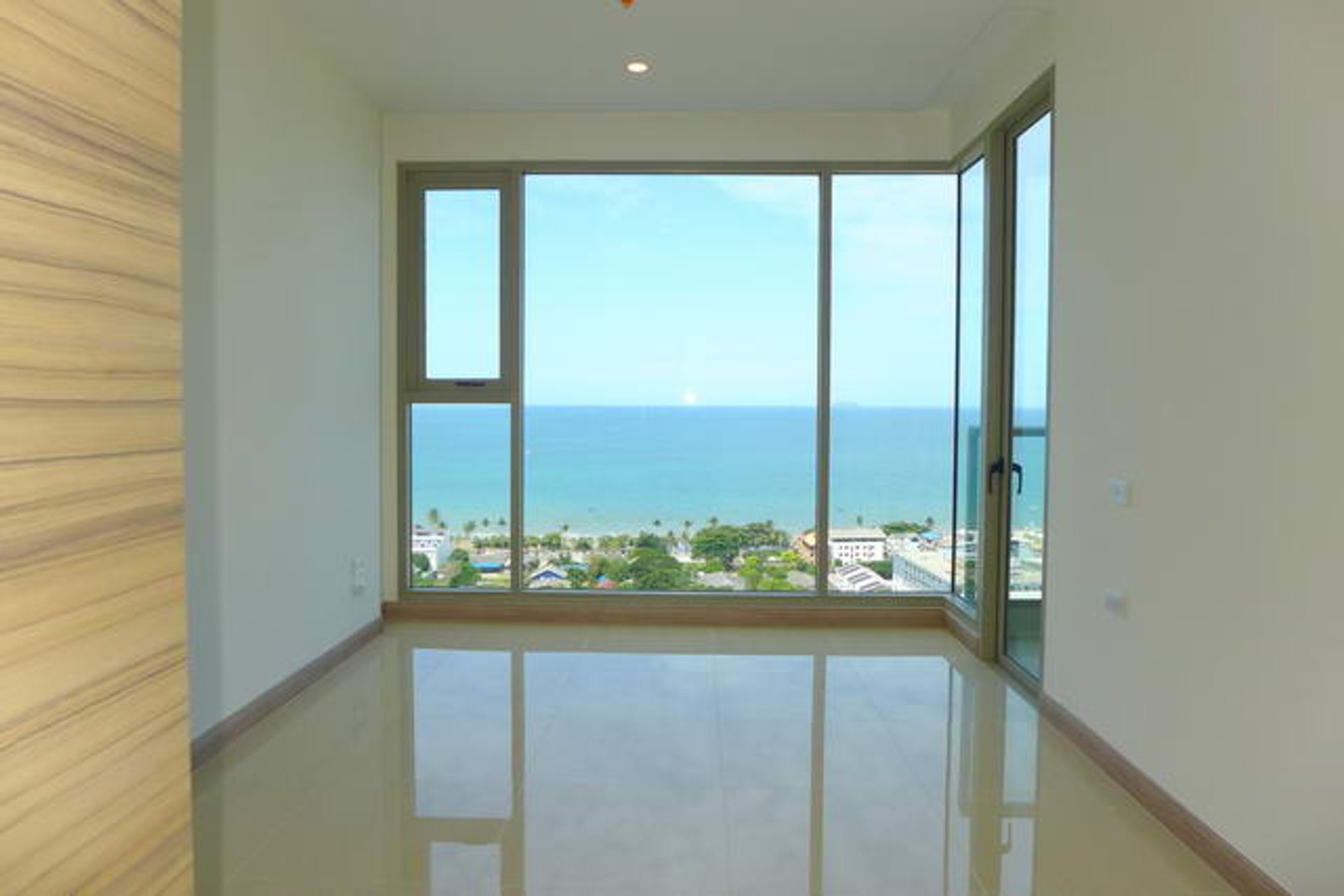 Condominium dans Ban Laem Mai Ruak, Chonburi 10105496