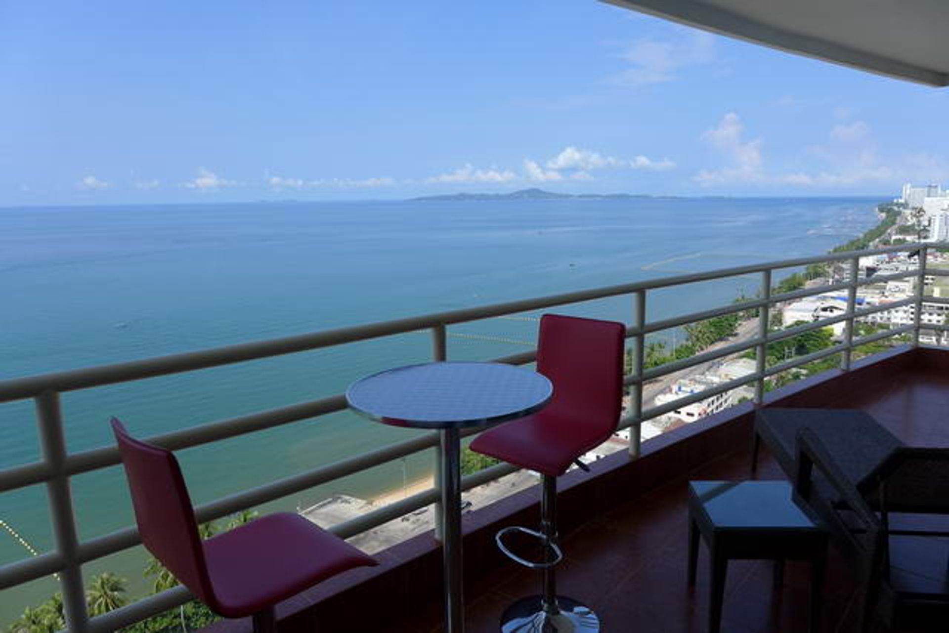 Condominium in Jomtien, Chonburi 10105497