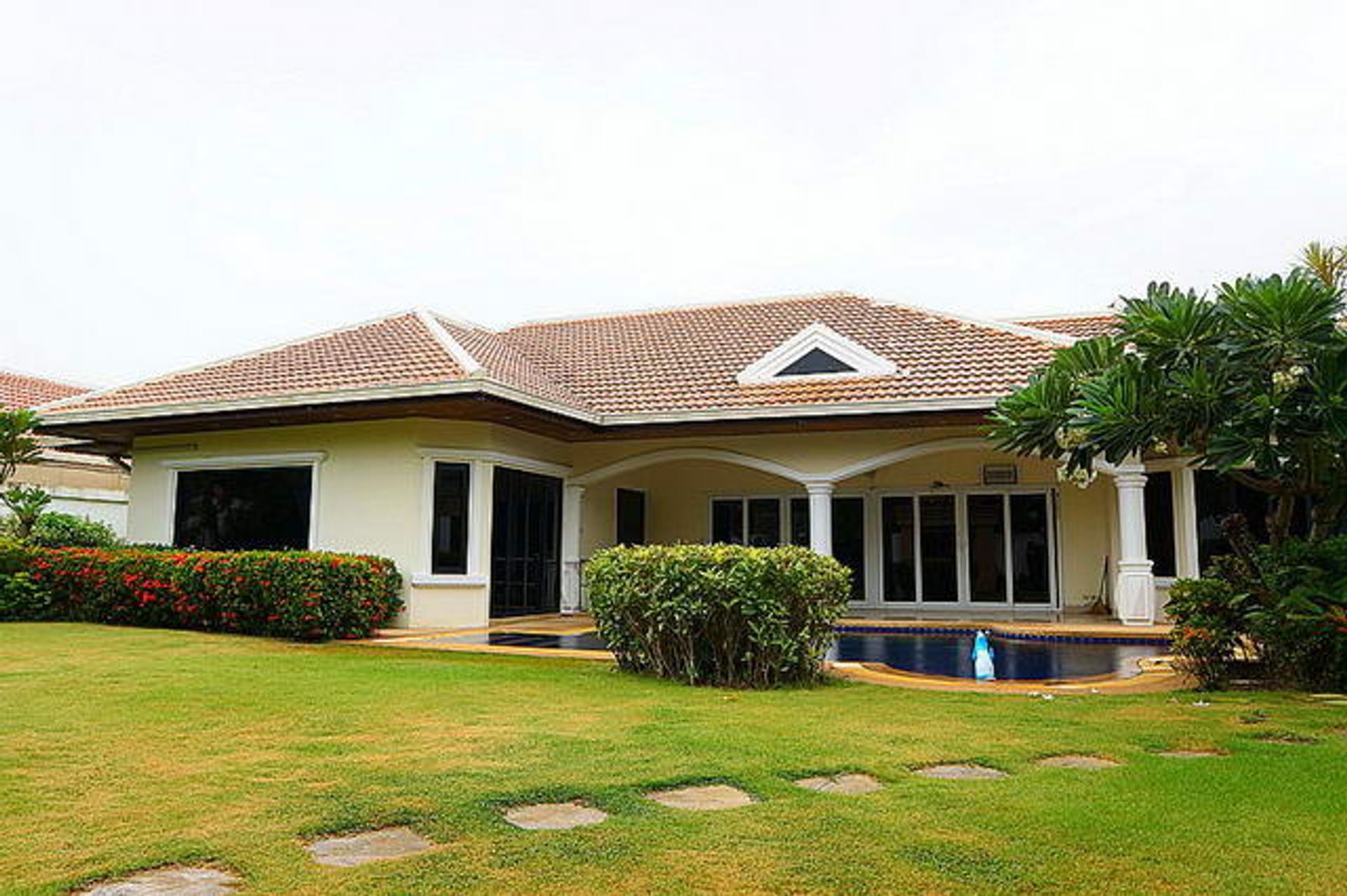 House in Ban Laem Mai Ruak, Chon Buri 10105511