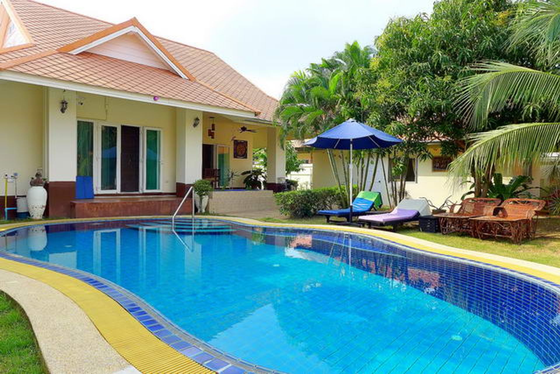 Casa nel Ban Laem Mai Ruak, Chon Buri 10105520