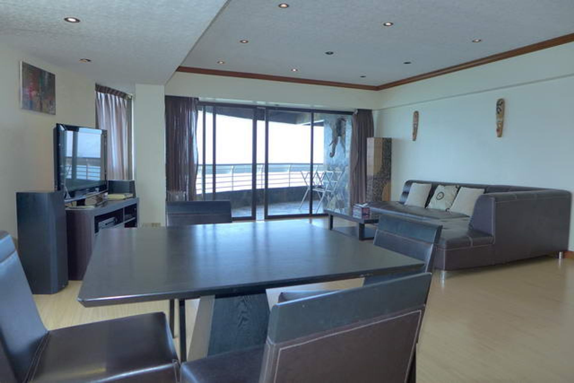 Condominium in Ban Laem Mai Ruak, Chonburi 10105523