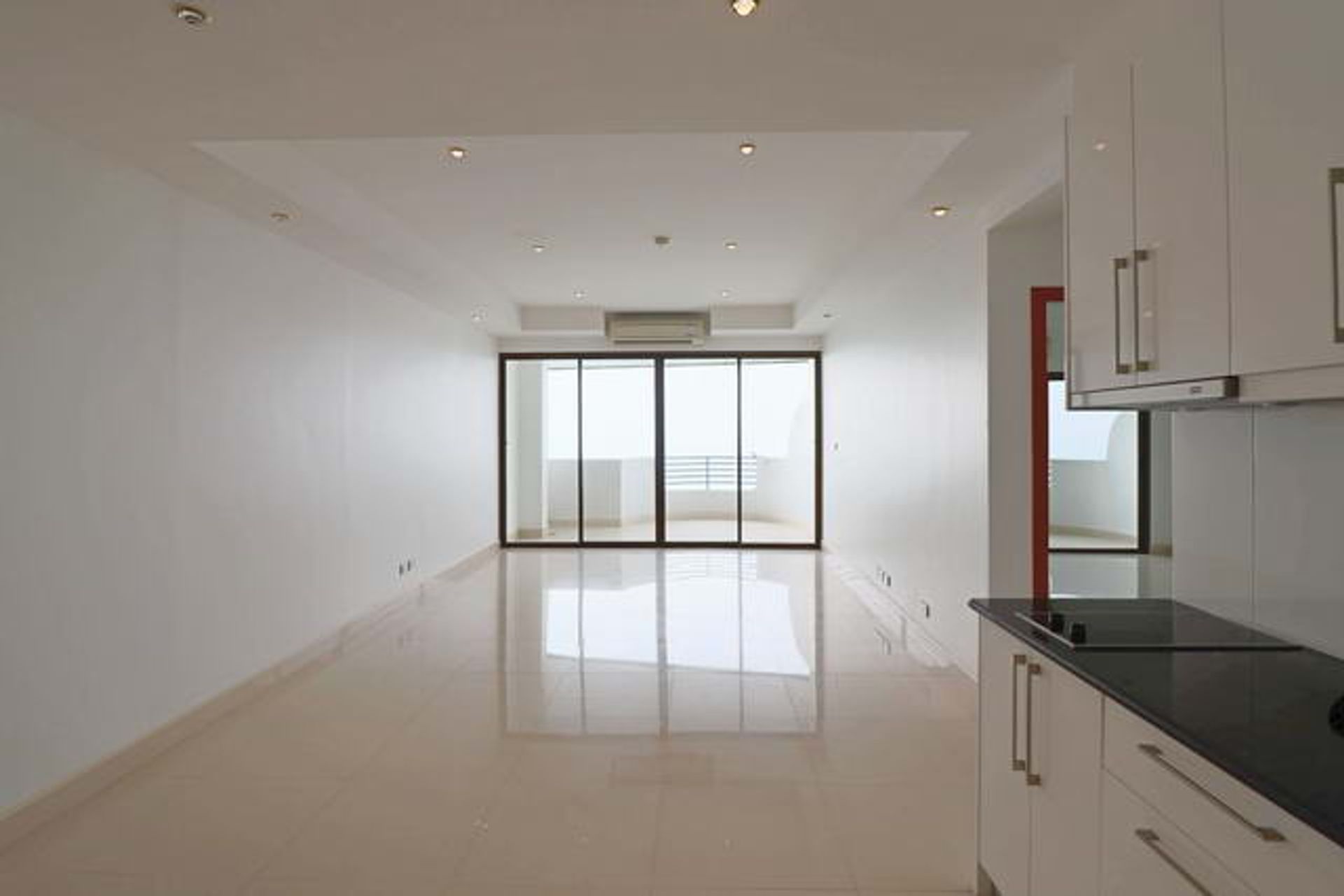 Condominium in Ban Laem Mai Ruak, Chon Buri 10105531