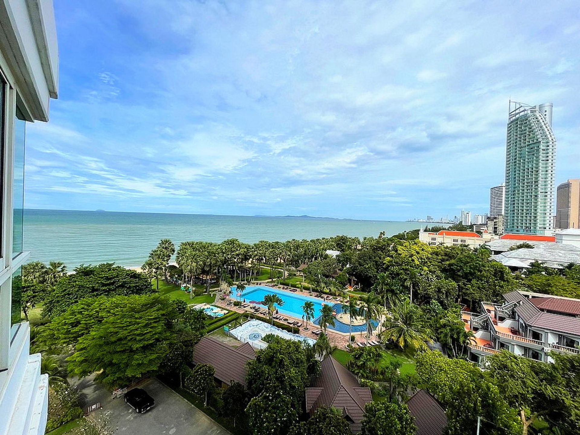 Condominium in Ban Laem Mai Ruak, Chon Buri 10105534